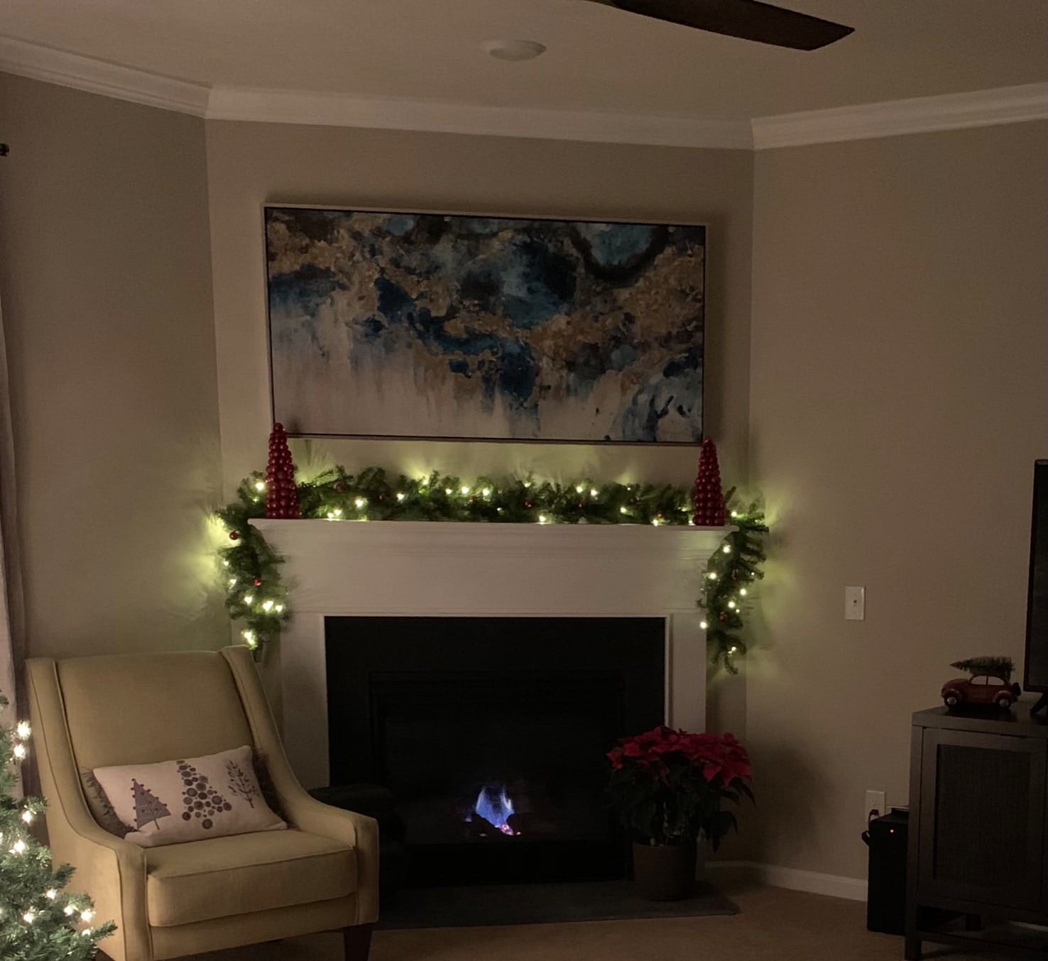 National Tree Company 9ft Pre-Lit Norwood Fir Artificial Christmas Garland | 50 Warm White LED Lights, 240 Tips, Christmas Decoration with Timer, Green customer photo 2