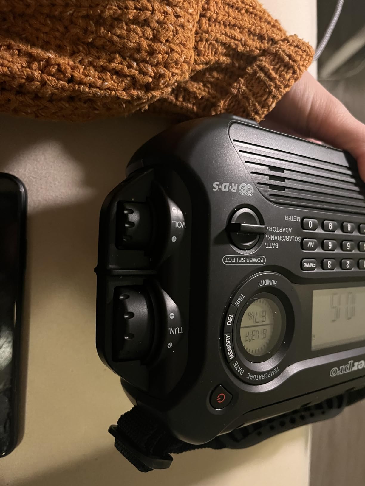 Kaito Voyager Pro KA600 Digital Solar Dynamo Hand Crank AM/FM/LW/SW & NOAA Weather Emergency Radio with Flashlight, Reading Lamp, Smart Phone Charger & RDS and Real-Time Alert customer photo 2