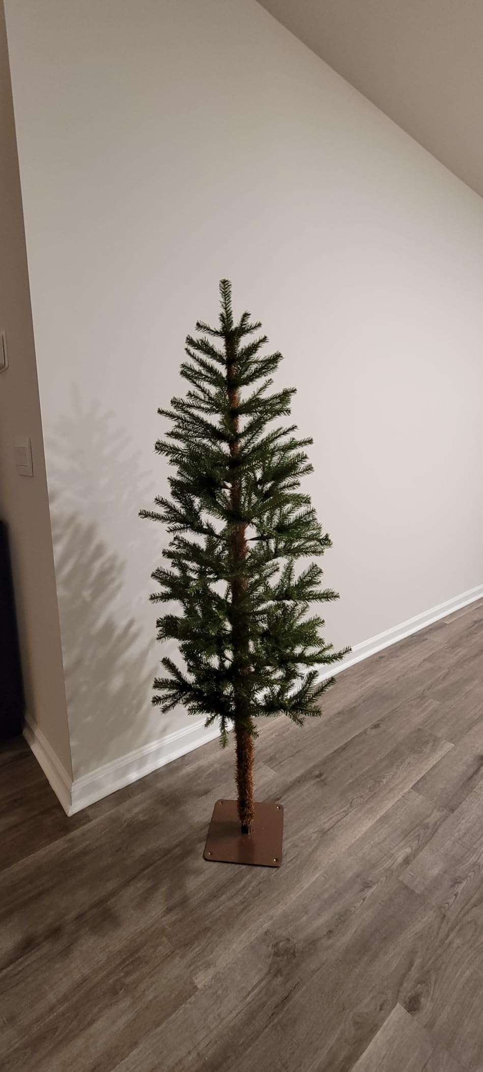 National Tree Company 5ft Unlit Hickory Cedar Artificial Christmas Tree | 371 Tips, Metal Plate Base, Green customer photo 2