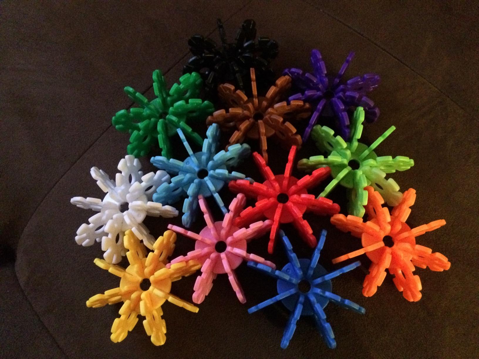 Brain Flakes 500 Piece Set, Ages 3+, Interlocking Plastic Disc Toy for Creative Building, Educational STEM Learning, Construction Block Play for Kids, Teens, Adults, Boys, and Girls customer photo 1