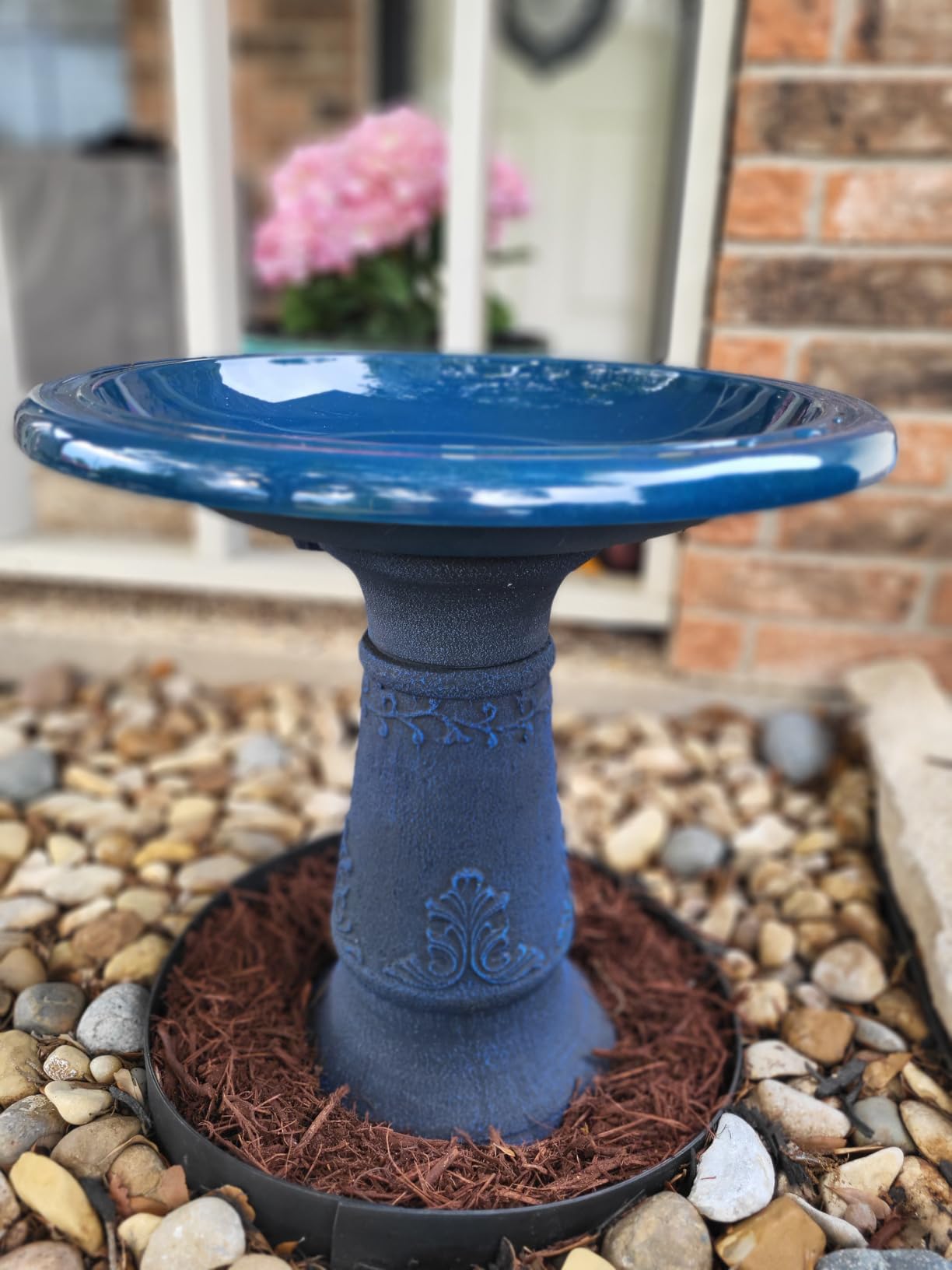Arcadia Garden Products BB05 Fiberclay Bird Bath Outdoor Garden Decor, Antique Vintage Weather Resistant Water Bowl for Backyard and Patio and, 20-inch Tall, Black customer photo 2