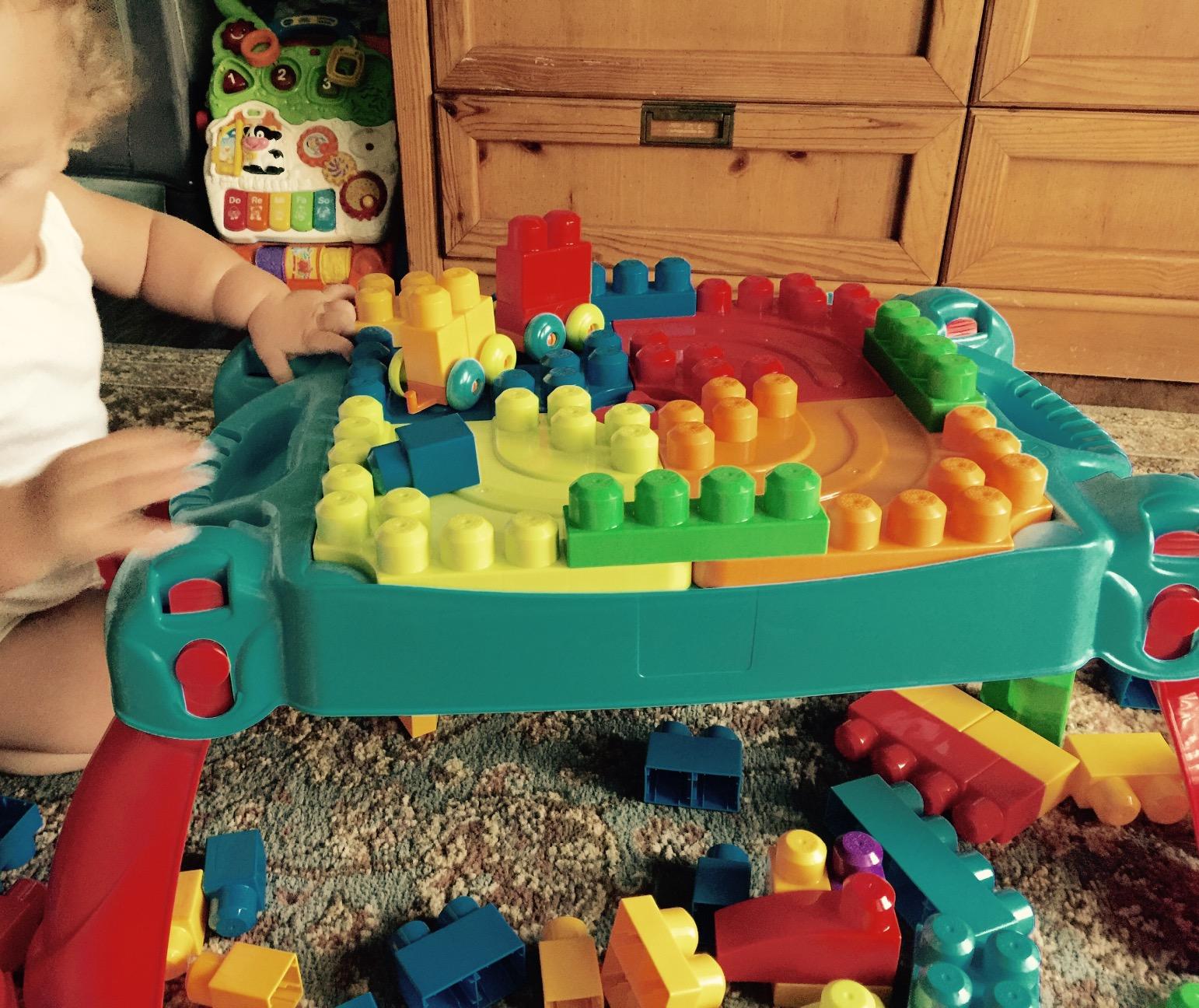 MEGA BLOKS First Builders Build 'n Learn Table Toddler Blocks Toy Set, Blue | Portable Activity Table, 30 Pieces, Built-In Storage, Preschool Kids Ages 1+ Years, Easy to Build (Amazon Exclusive) customer photo 1