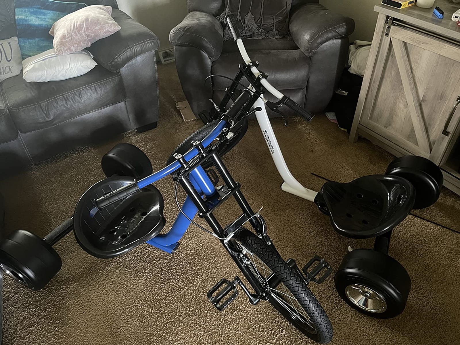 Razor DXT Drift Trike Yellow, One Size | Proper Freestyle w/ Foot Pegs; Maximum Stability | Iconic Wheeled Ride-On For Kids, Adults Age 14+ customer photo 2