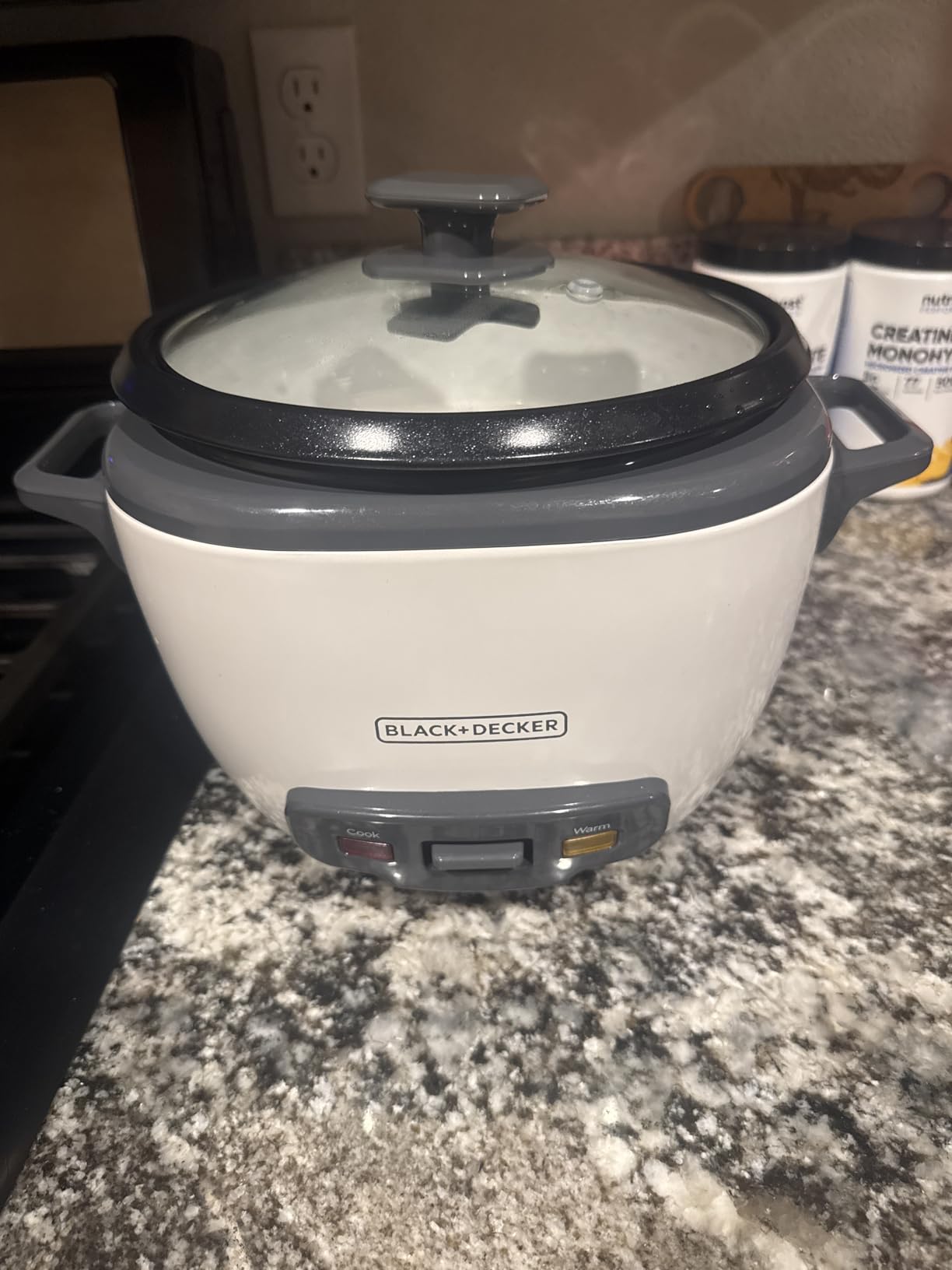 BLACK+DECKER 16-Cup Rice Cooker, RC516, 8-Cup Uncooked Rice, Steaming Basket, Removable Non-Stick Bowl customer photo 2