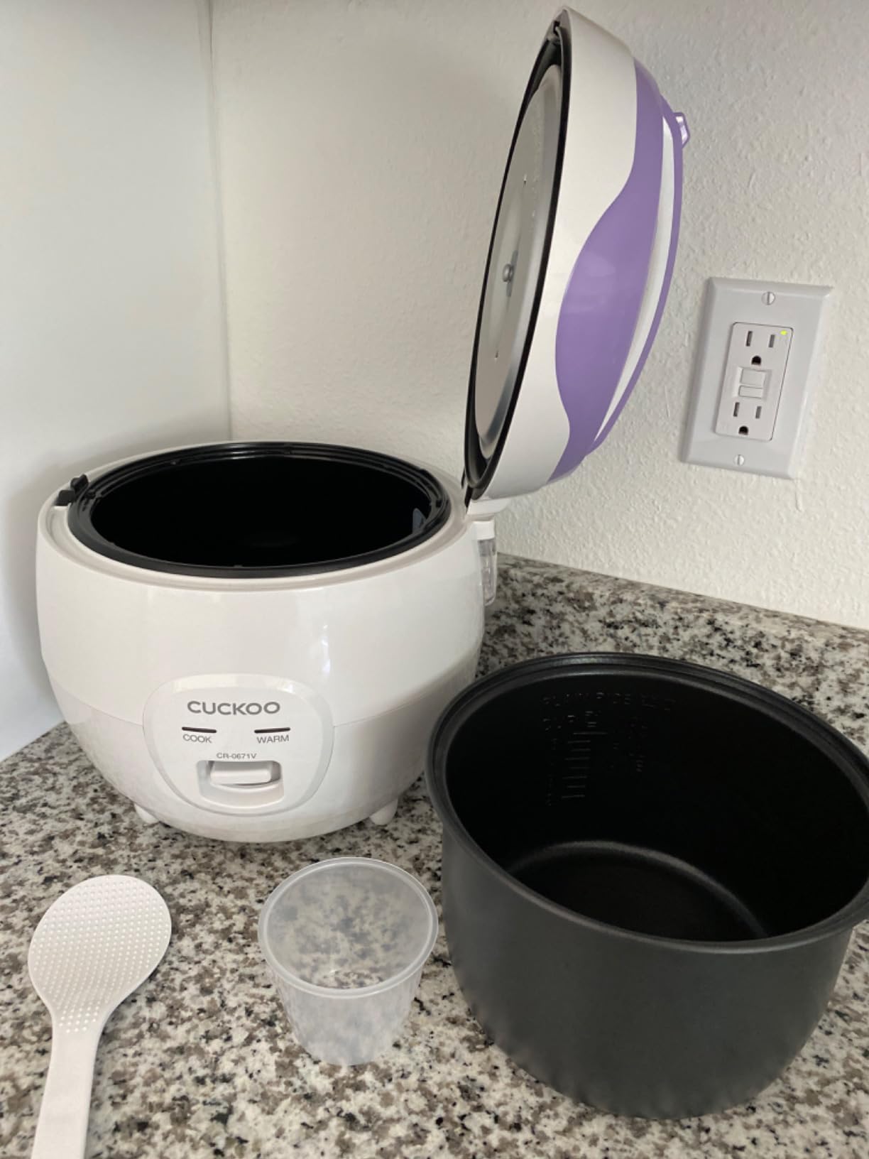 Cuckoo Electric Heating Rice Cooker CR-0671V (Violet/White) customer photo 1