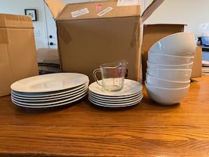 Amazon Basics Porcelain Dinnerware Set, Microwave and Dishwasher Safe, Service for 6, 18-Piece, Plates, Bowls, White customer photo 1