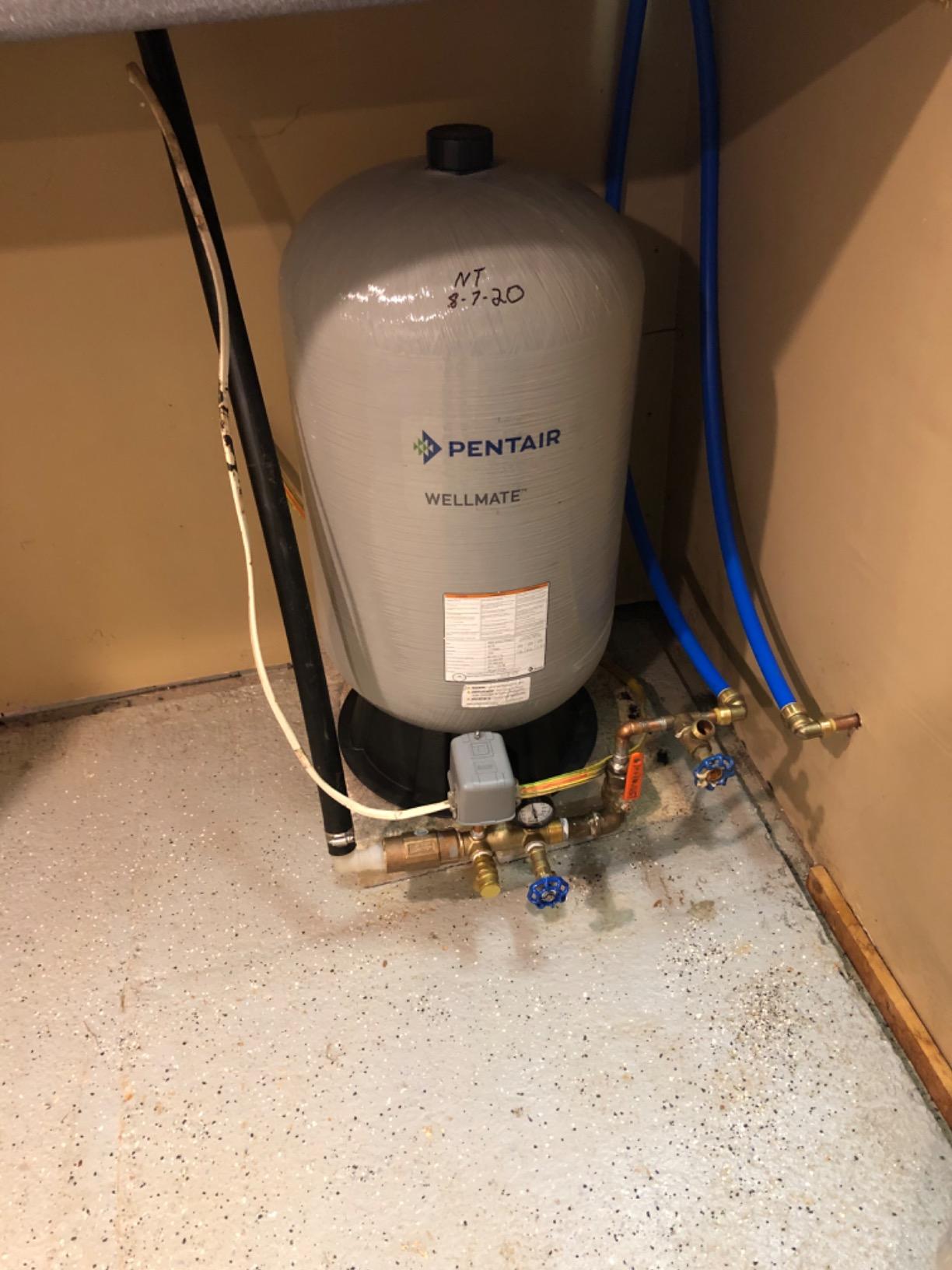 Wellmate Pentair WM-6 20-Gallon Quick Connect Fiberglass Well Pressure Tank with Brass Tank Tee Install Kit customer photo 1