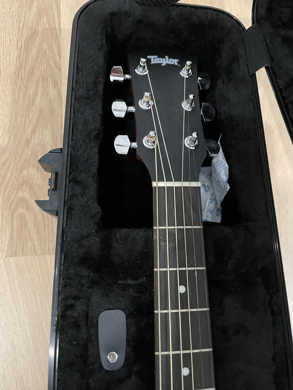 Gator Cases TSA Flight Case For Acoustic Dreadnought Guitar (GTSA-GTRDREAD) customer photo 1