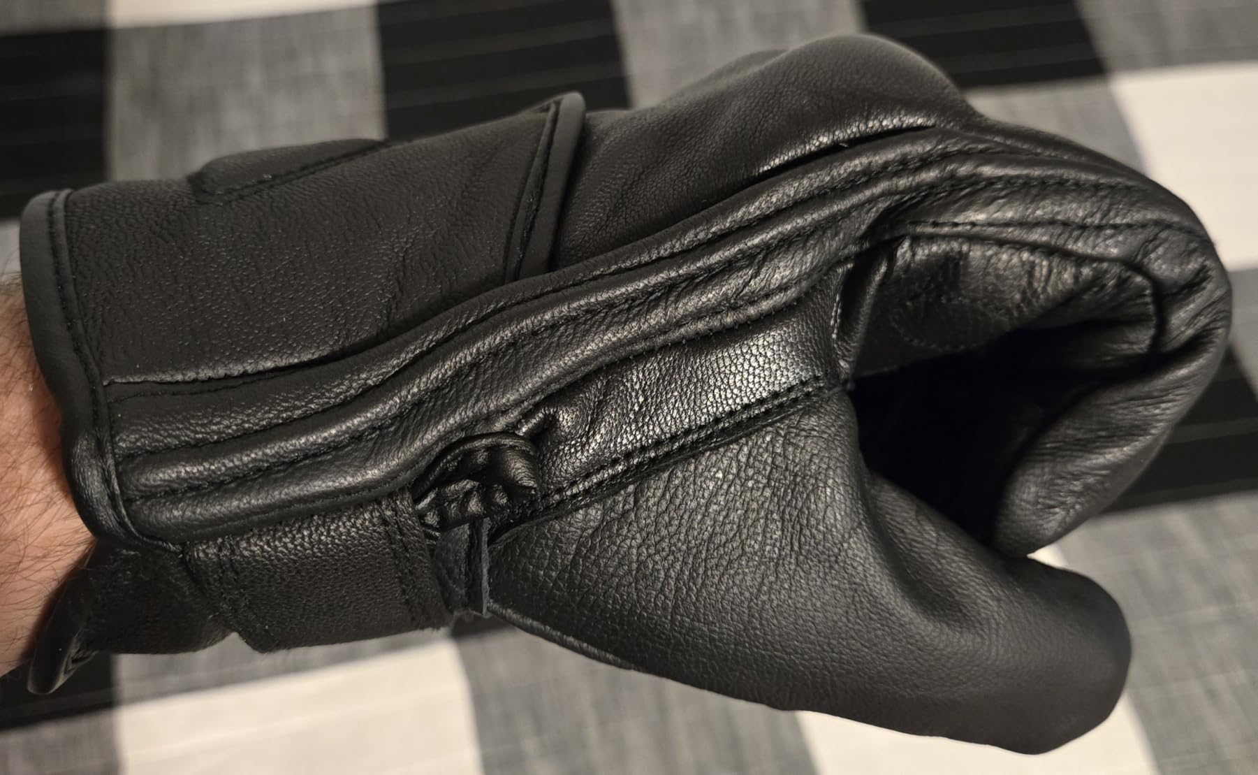 Jackets 4 Bikes Motorcycle Gloves - Premium Leather for Men, Touch Screen, Non-Slip, Motorbike Cruiser Street Biker Protector Glove customer photo 1
