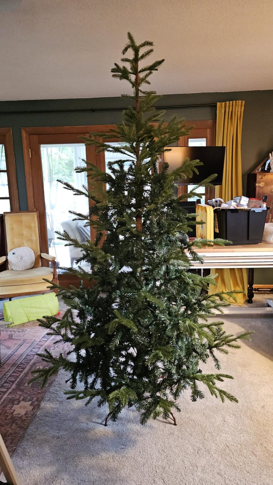 National Tree Company 7.5ft Unlit Norwegian Spruce Christmas Tree | 1,325 Tips, Includes Stand, Artificial, Green customer photo 2
