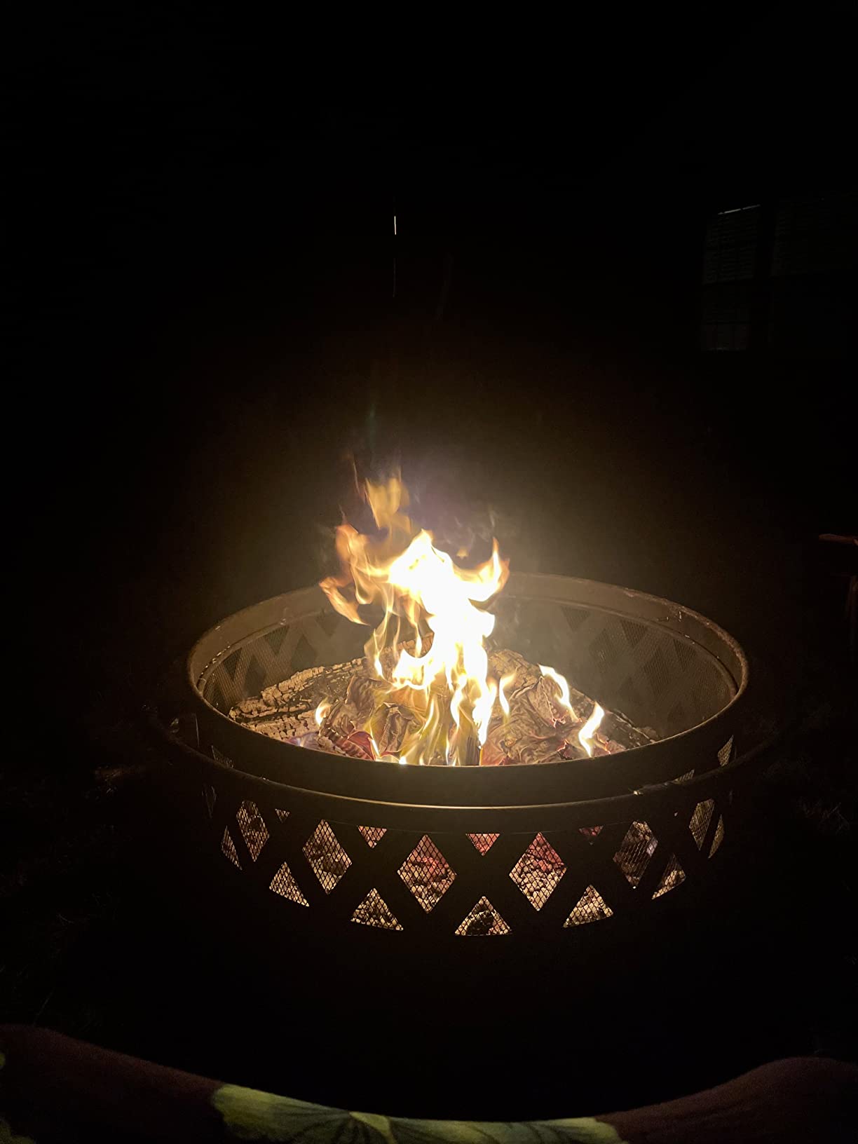 Sunnydaze Crossweave Outdoor Fire Pit - Wood-Burning Fire Pit for Outside with Spark Screen, Poker and Round Cover - Steel Patio Firepit for Backyard, Deck, Porch - 36-Inch - Black customer photo 2