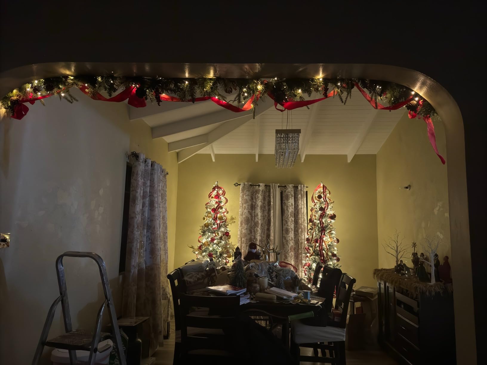Best Choice Products 9ft Pre-Lit Holiday Pre-Decorated Christmas Garland for Stairs, Fireplace, Decoration w/PVC Tips, 50 Lights, Pine Cones, Berries - Unflocked customer photo 2