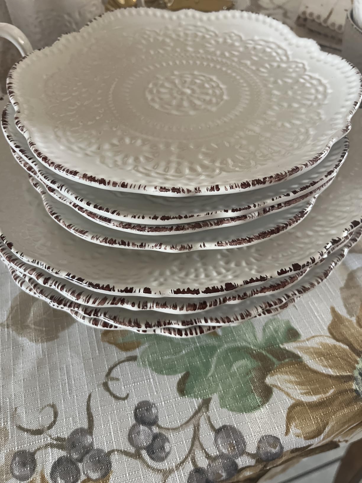 Pfaltzgraff Chateau Cream 16-Piece Stoneware Dinnerware Set, Service for 4, Off White customer photo 1
