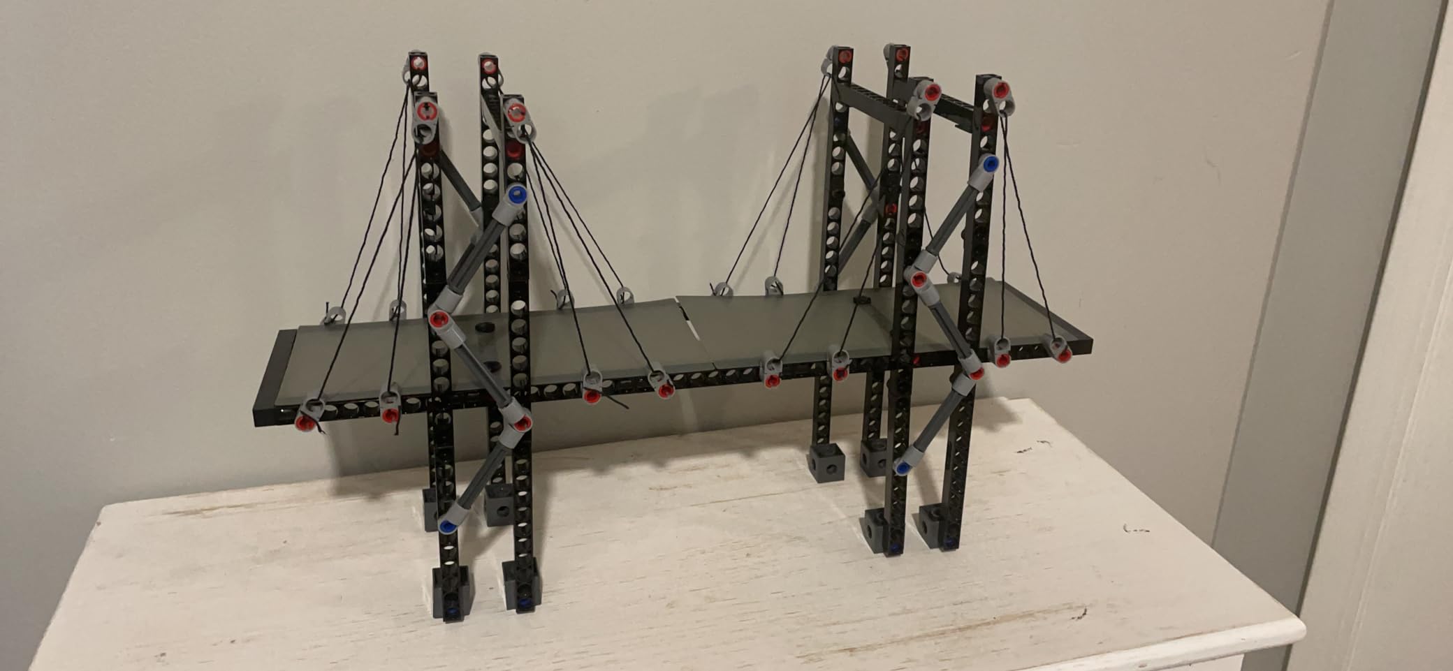 Thames & Kosmos | Structural Engineering: Bridges & Skyscrapers | Science & Engineering Kit | Build 20 Models | Learn about Force, Load, Compression, Tension customer photo 1