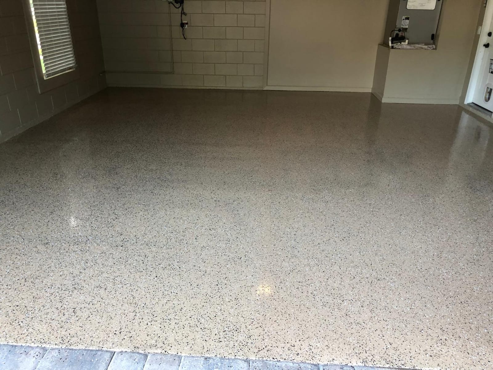 Rust-Oleum RockSolid Polycuramine High Gloss Gray Garage Floor Coating, 20X Stronger Than Epoxy, Resists Hot Tire Pickup, Self-Leveling, 2.5 Car Kit customer photo 2