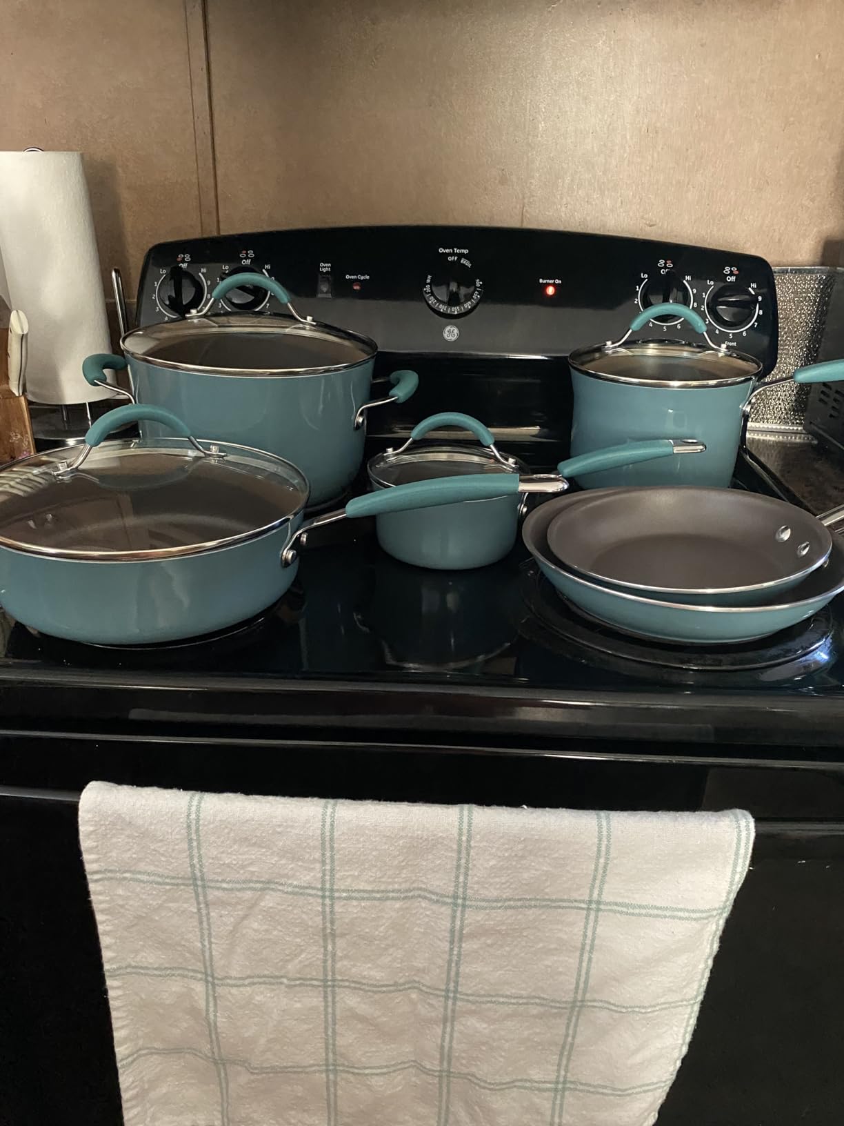 Rachael Ray Cucina Nonstick Cookware, Sea Salt Gray Pots and Pans Set, 12-Piece customer photo 1