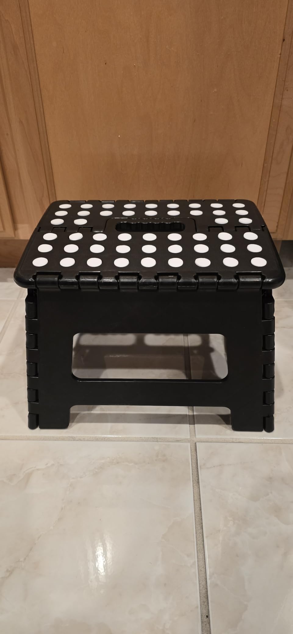 Utopia Home Folding Step Stool 9 Inch, Anti-Slip, White, 1-Pack | Foldable step stool with anti-slip surface, built-in handle, and 300 lbs support for safe home use customer photo 2