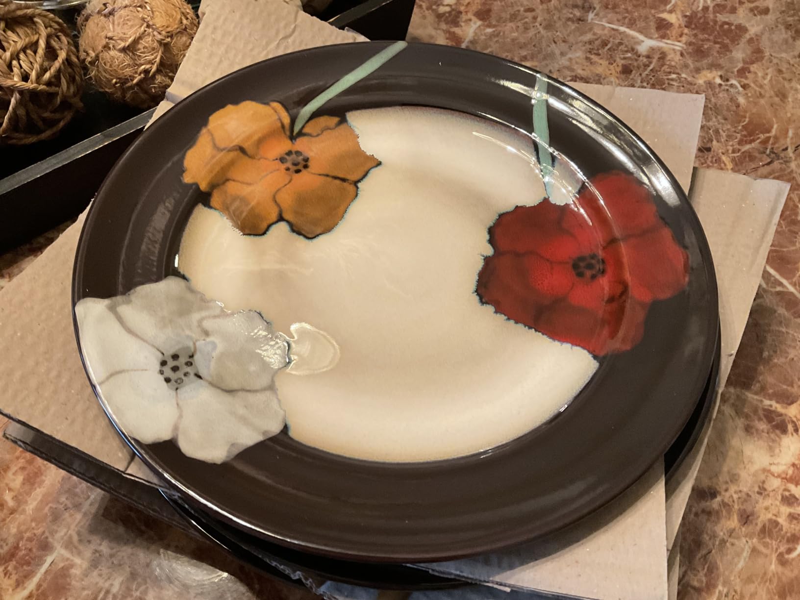 Pfaltzgraff Painted Poppies 16-Piece Stoneware Dinnerware Set, Service for 4, Dinner Plates, Salad Plates, Bowls and Mugs, Dishwasher and Microwave Safe customer photo 1