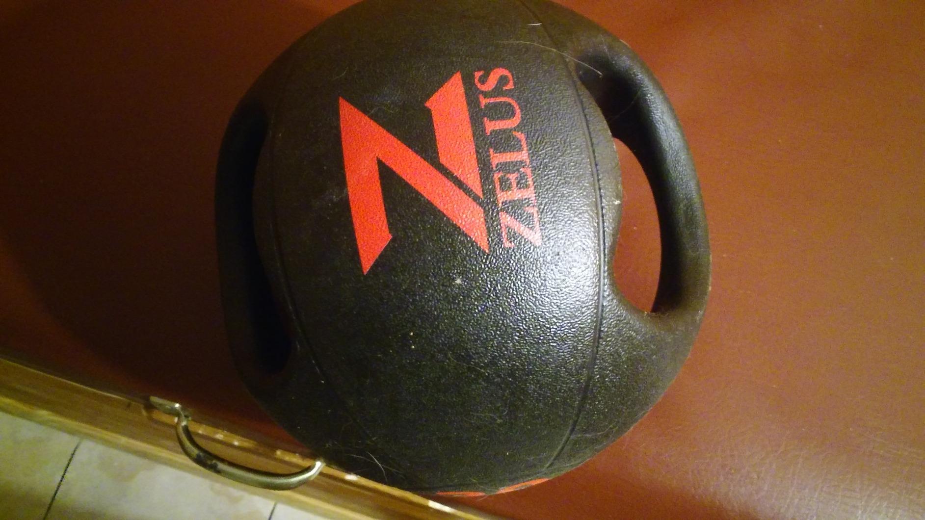 ZELUS Medicine Ball with Dual Grip, 10/20 lbs Exercise Ball, Weight Ball with Handles, Textured Grip Exercise Ball, Strength Training, Core Workouts customer photo 1