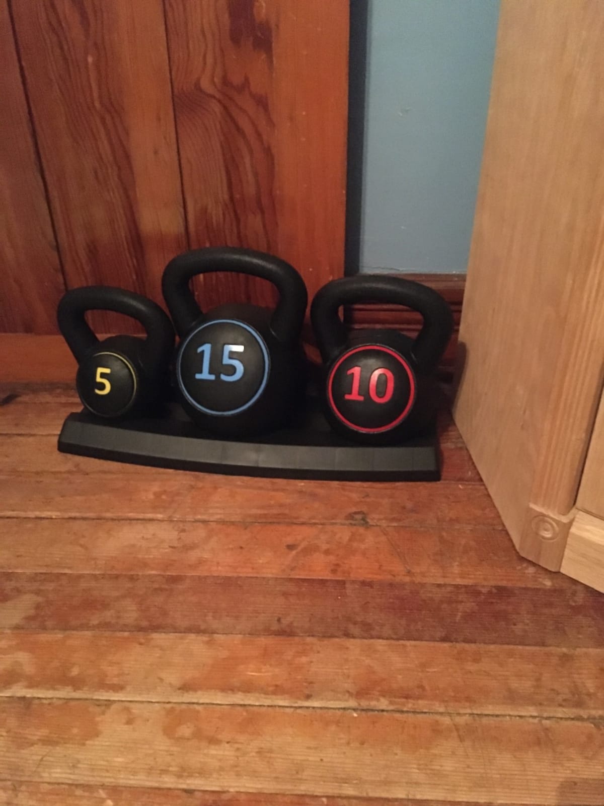 Best Choice Products 3-Piece Kettlebell Set with Storage Rack, HDPE Coated Exercise Fitness Concrete Weights for Home Gym, Strength Training, HIIT Workout 5lb, 10lb, 15lb customer photo 1