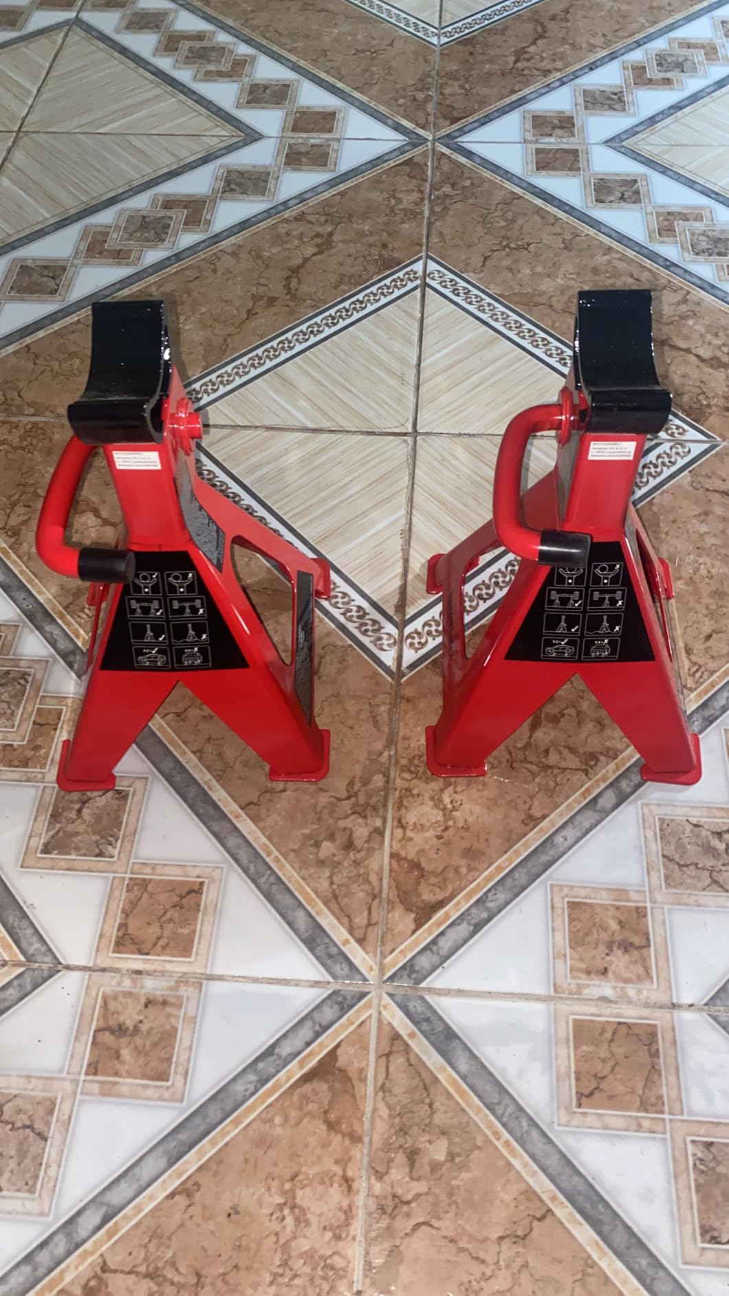 Amazon Basics Steel Jack Auto Stands, 3 Ton (2.7 metric Ton) Capacity, Easy to Use, Adjustable Height, 6,000 lb, 1 Pair, Black and Red (For Sedans and Urban SUVs) customer photo 2