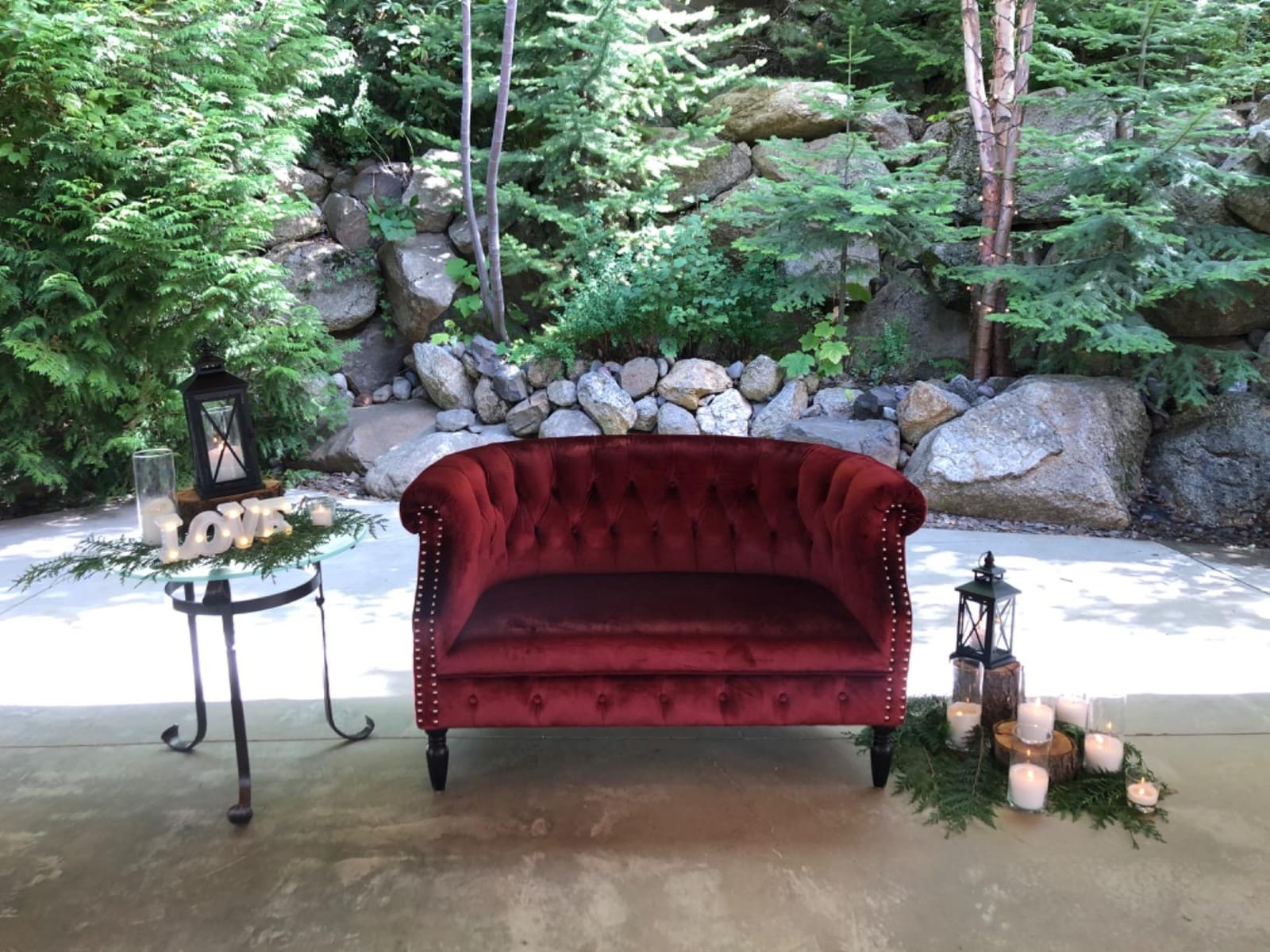 GDFStudio Melaina Tufted Chesterfield Velvet Loveseat with Scrolled Arms, Garnet and Dark Brown customer photo 2