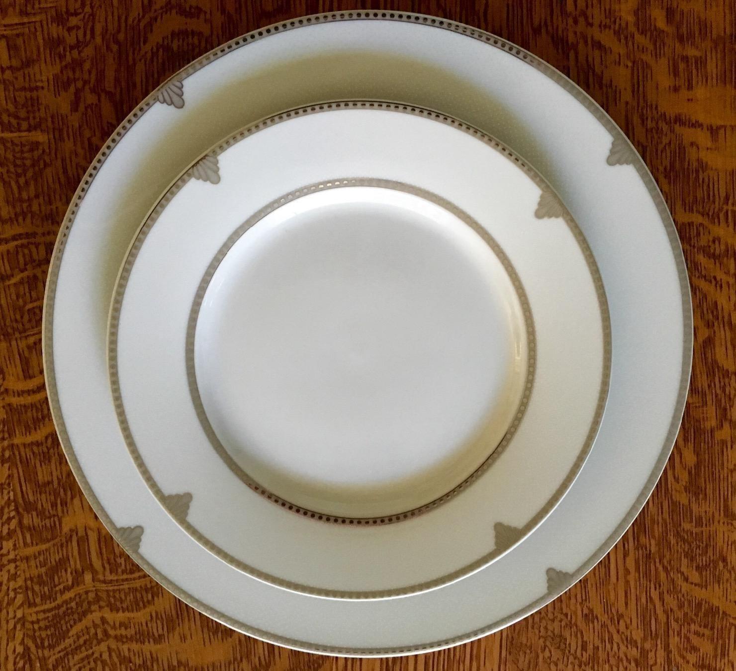 Mikasa Parchment 40-Piece Dinnerware Set, Service for 8, Durable Porcelain Plates, Bowls, and Mugs with Contemporary Design, Dishwasher Safe customer photo 1