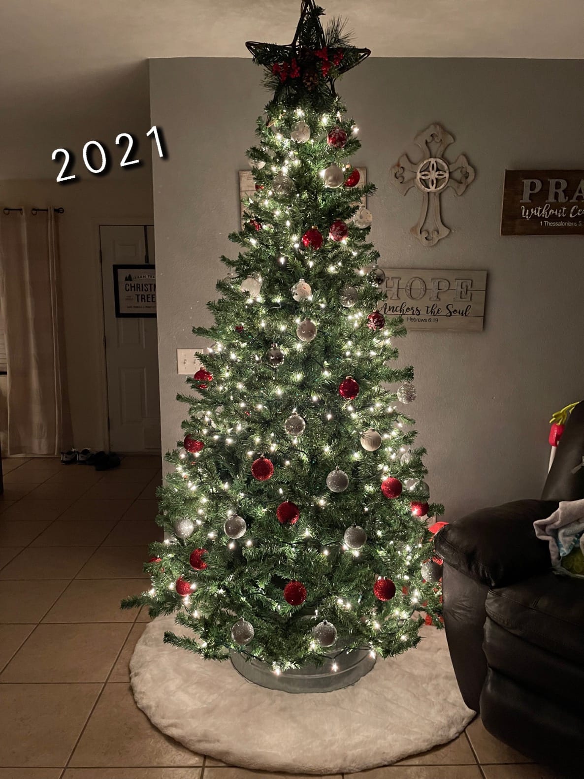 Best Choice Products Artificial Christmas Tree, 9ft Premium Unlit Realistic Spruce Holiday Décor w/Dense Branches, Easy Assembly, Metal Base customer photo 1
