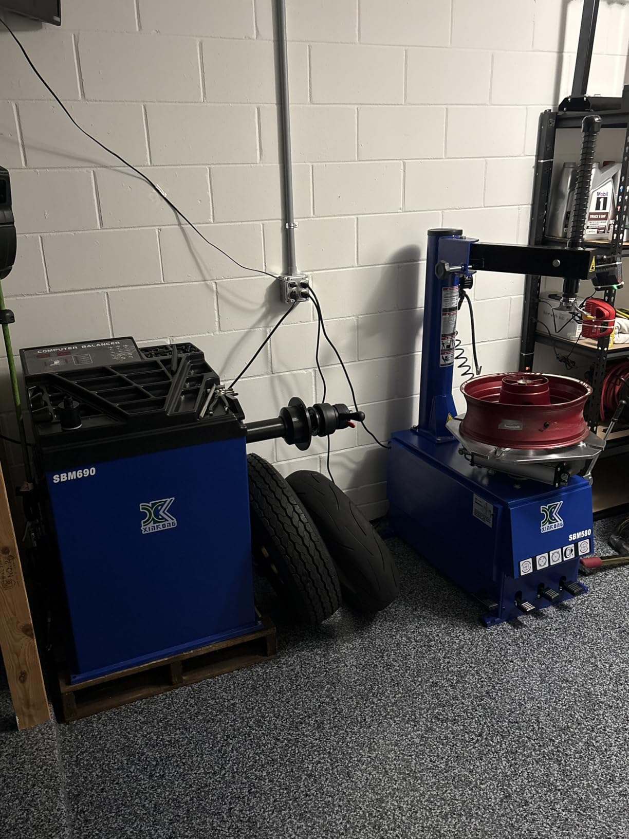 XK Tire Changers Machine and Wheel Balancer Combo, 110V, 580-690 | Max Tire Diameter 37 in 2.0HP Multi Balancing Modes for Automotive Repair Shops, Home Garages, 36 Month Part Replacements customer photo 2
