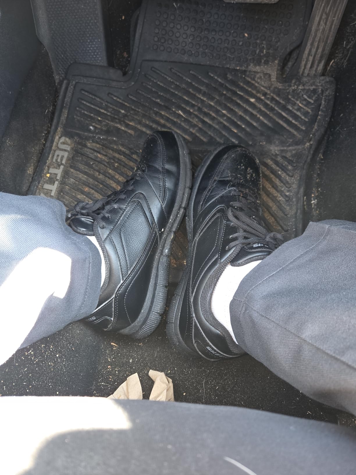 Skechers Men's Nampa Food Service Shoe customer photo 2