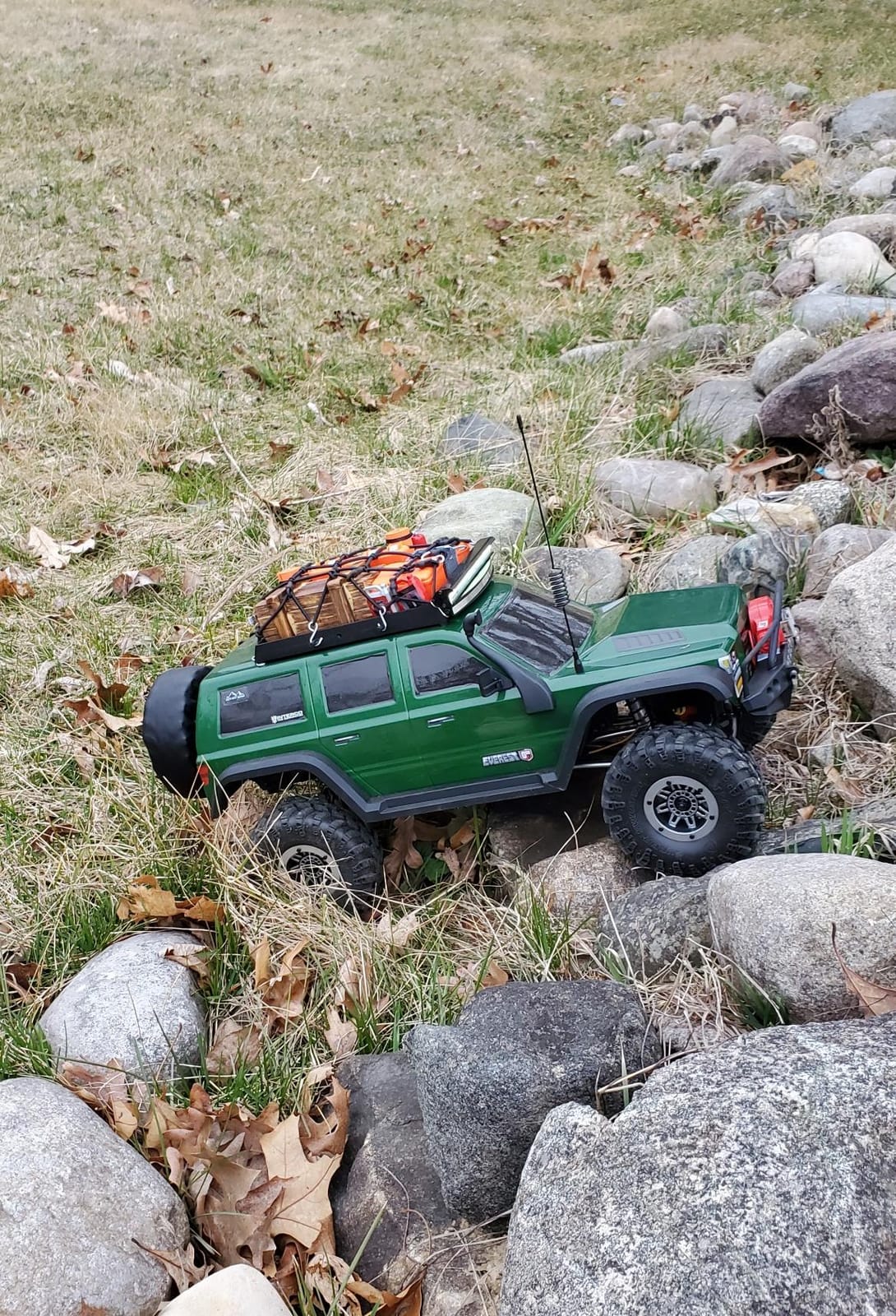 Redcat Racing Everest GEN7 Pro 1/10 Scale RC Rock Crawler - 4WD RTR RC Truck with Realistic Scale Accessories, Waterproof Electronics, Battery & Charger, Green RC Crawler customer photo 1