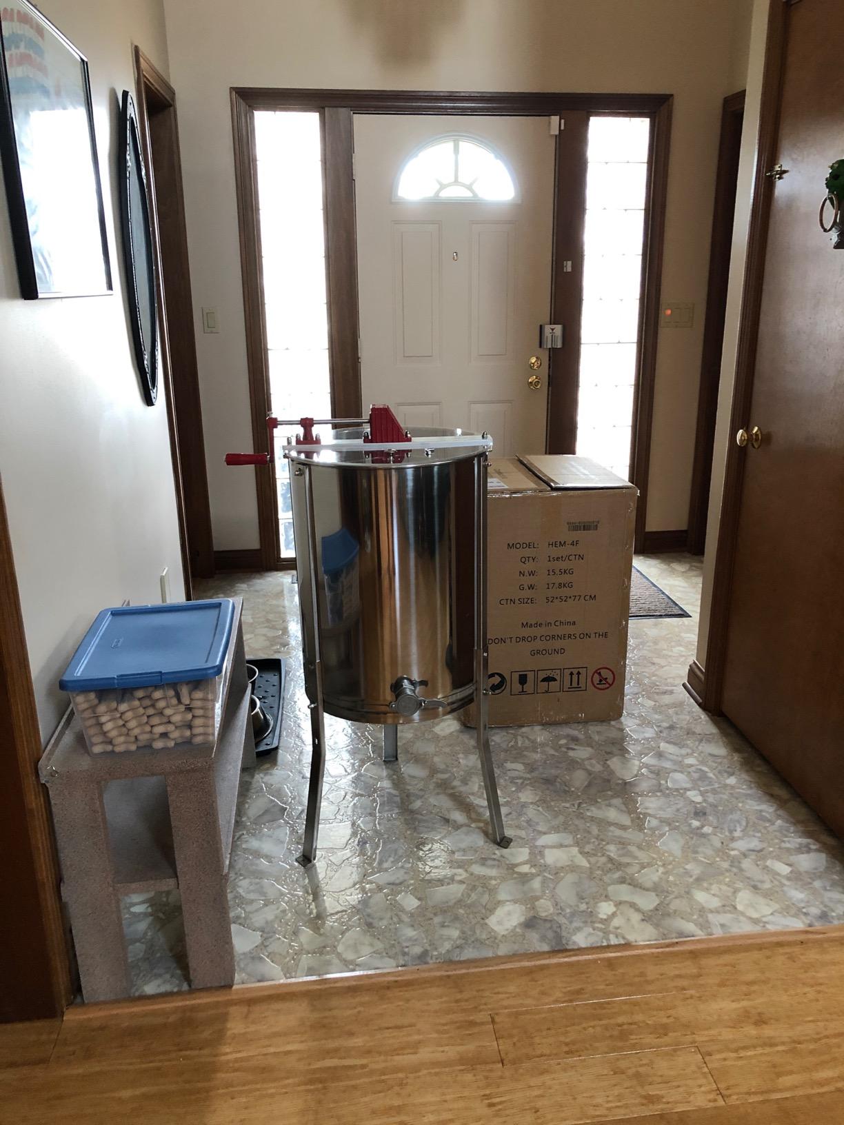 VINGLI 2 Frames Manual Honey Extractor Separator, Food Grade Stainless Steel Honeycomb Spinner Drum Crank By Hand with Adjustable Height Stands, Beekeeping Pro Extraction Apiary Centrifuge Equipment customer photo 1