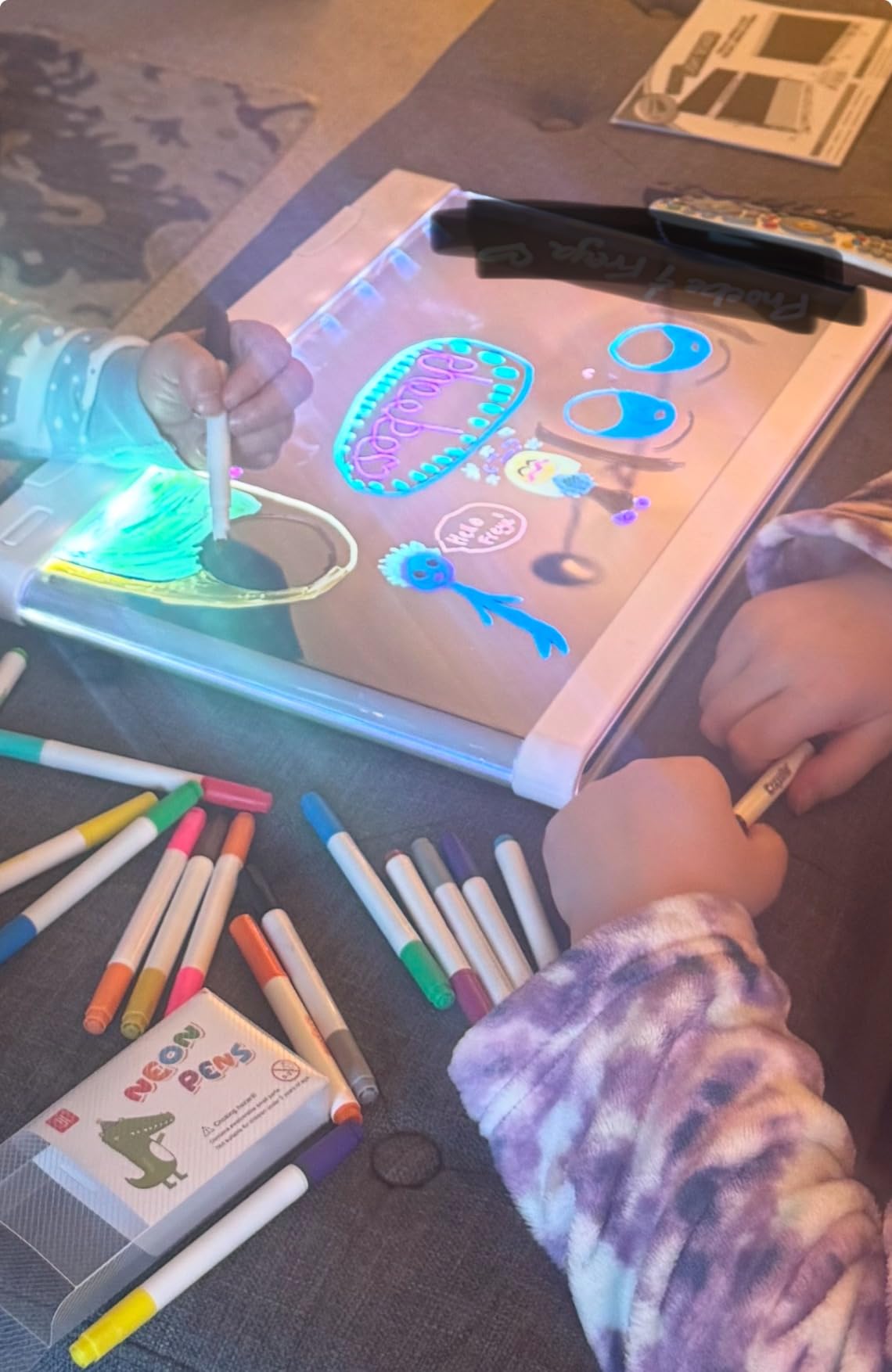 Crayola Ultimate Light Board - White, Kids Drawing Tablet, Gifts for Kids, LED Drawing Board, Sketching Art Projector, Toys for Boys & Girls, 6+ customer photo 2