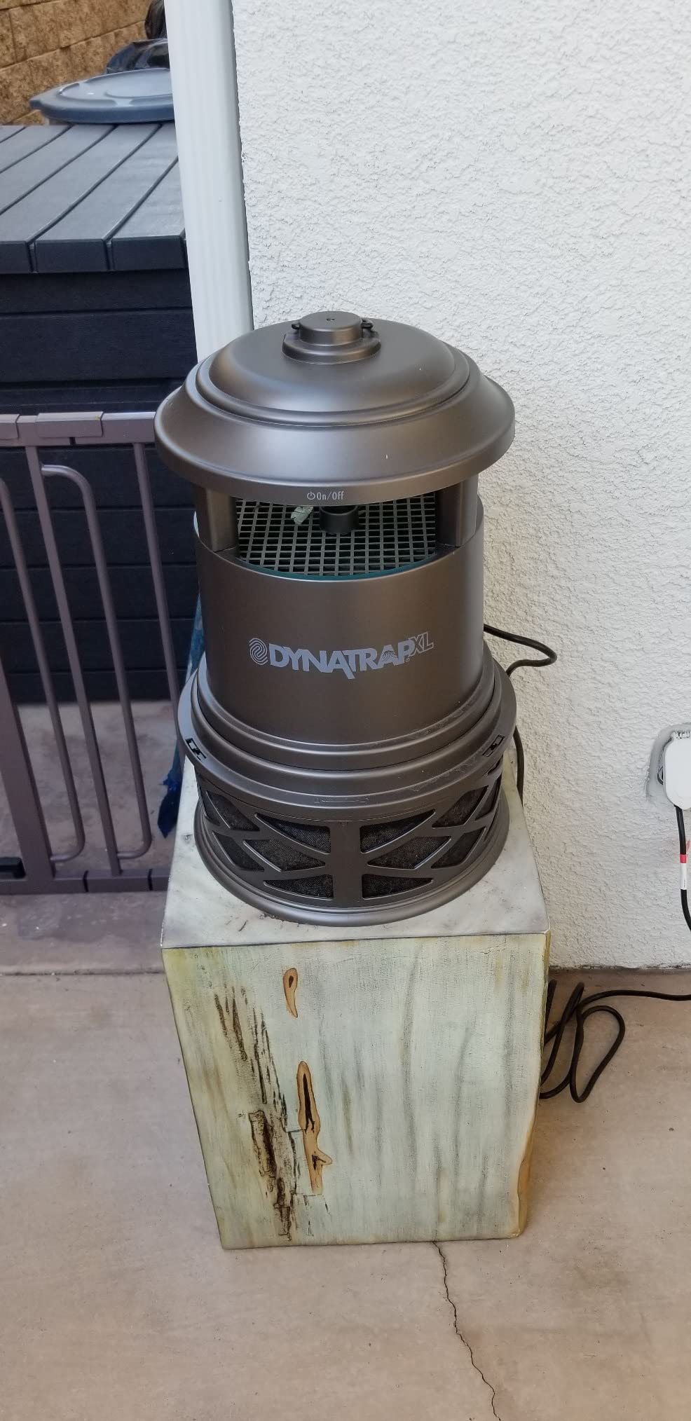 DynaTrap DT2000XLP-TUNSR Large Mosquito & Flying Insect Trap - Kills Mosquitoes, Flies, Wasps, Gnats, & Other Flying Insects - Protects up to 1 Acre customer photo 1