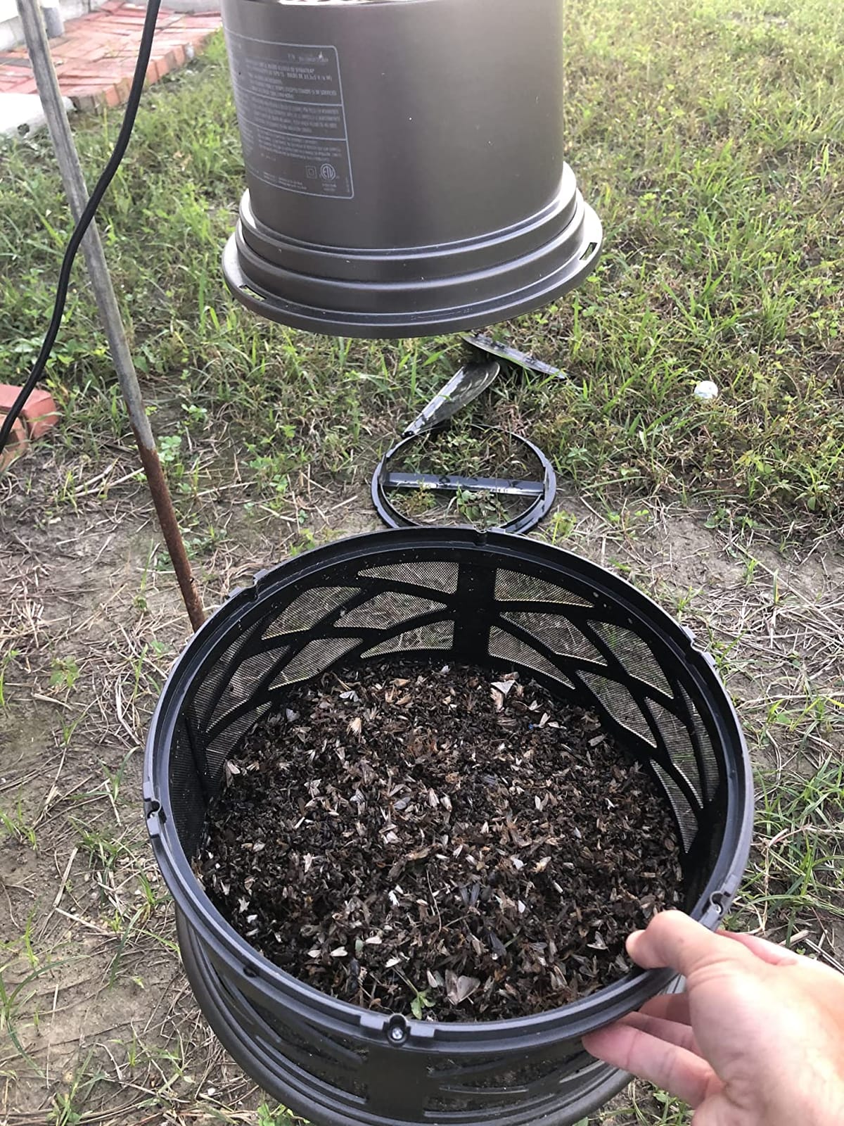 DynaTrap DT2000XLP-TUNSR Large Mosquito & Flying Insect Trap - Kills Mosquitoes, Flies, Wasps, Gnats, & Other Flying Insects - Protects up to 1 Acre customer photo 2