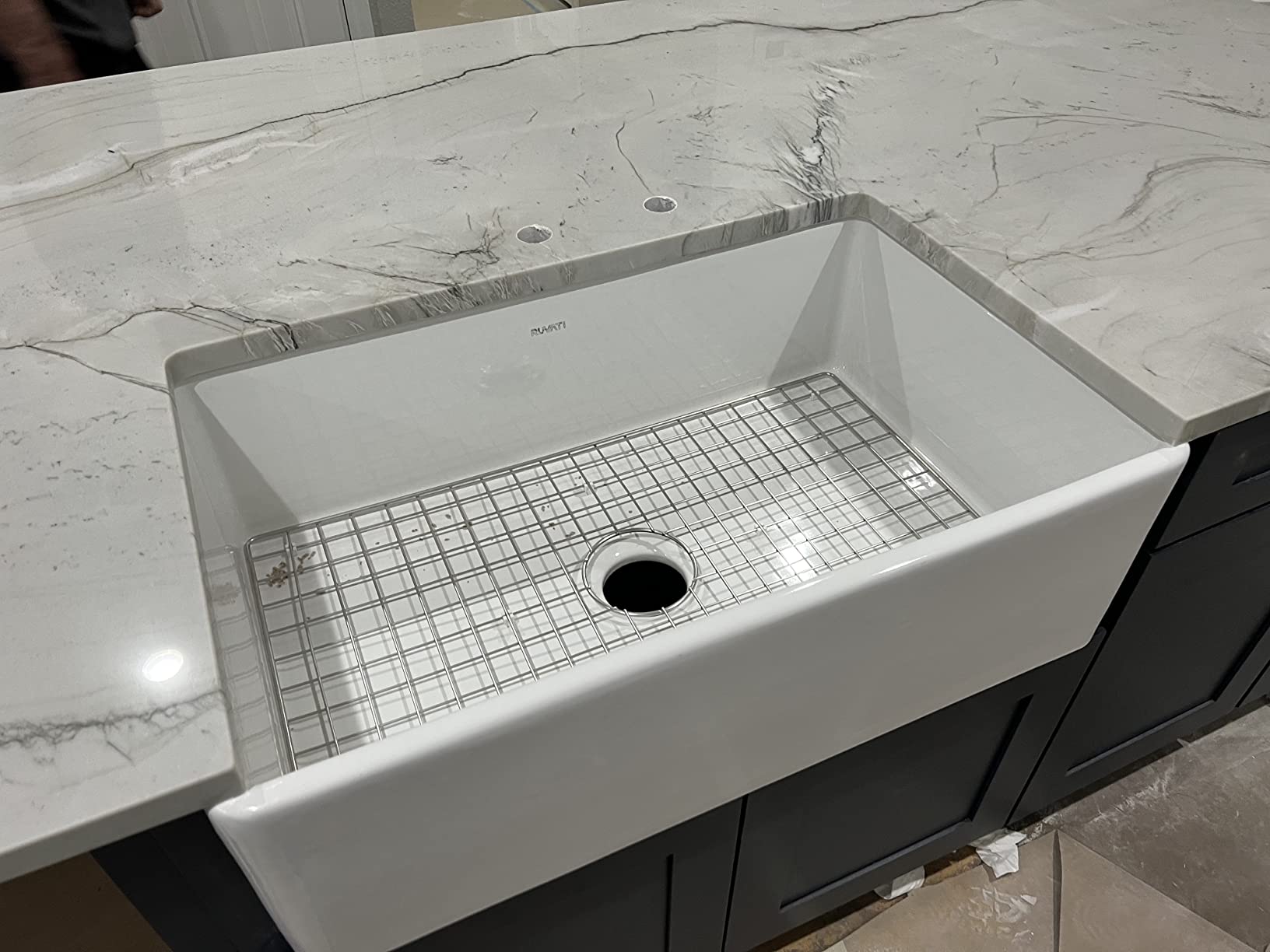 Ruvati 33x20-in White Reversible Fireclay Farmhouse Sink - RVL2300WH customer photo 1