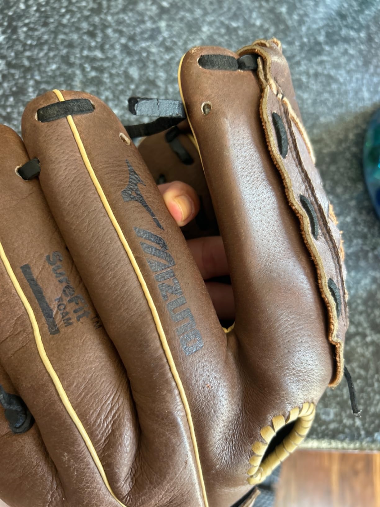 Mizuno Prospect PowerClose Youth Baseball Glove Series I V-Flex Notch I Parashock Palm Pad I Buttersoft Palm Liner customer photo 2