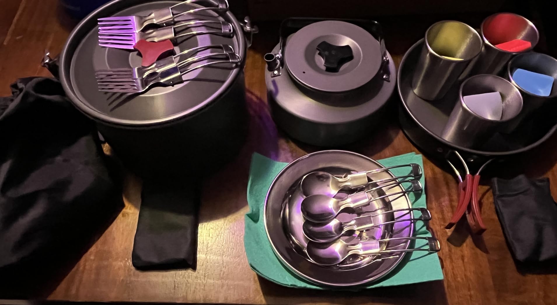 Odoland 22pcs Camping Cookware Mess Kit, Large Size Hanging Pot Pan Kettle with Base Cook Set for 4, Cups Dishes Forks Spoons Kit for Outdoor Camping Hiking Picnic customer photo 1