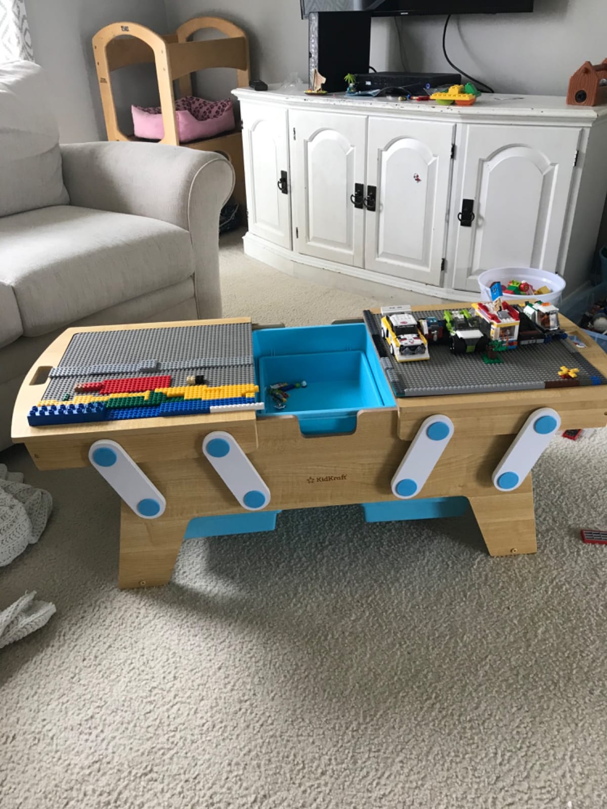 KidKraft Building Bricks Play N Store Wooden Table with 200+ Bricks, 3 Bins | Expandable Activity Table, Open & Close, Two Separate Brick Areas, Natural, For Ages 3+ customer photo 1