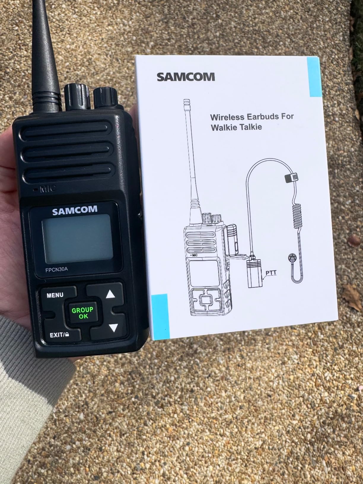 SAMCOM FPCN30A Two Way Radios Long Range 5 Watts Walkie Talkies for Adults Rechargeable 2 Way Radios UHF Handheld Business Group Call Radio 1500mAh Battery with Earpieces for Construction, 6 Packs customer photo 1