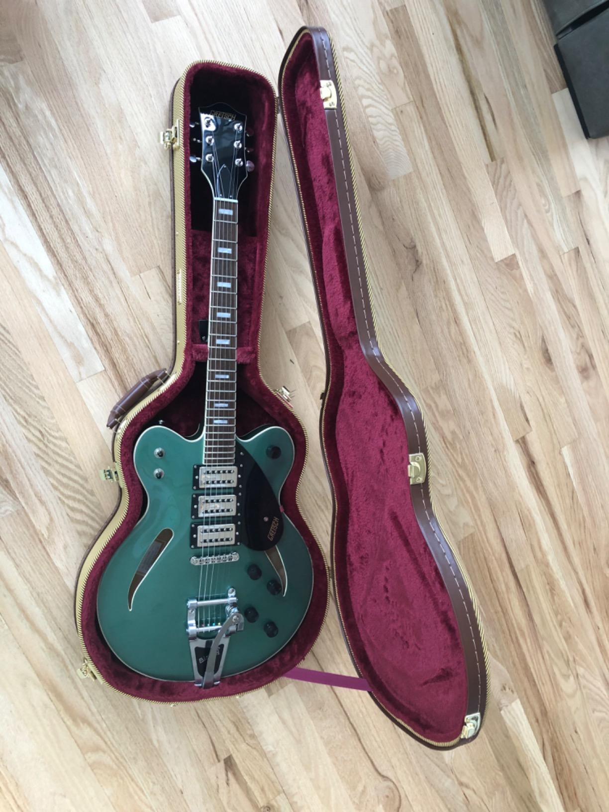 Crossrock Hardshell Arch Top wood case fits SG Electric Guitars-Vinyl Tweed (CRW600SGTW) customer photo 1