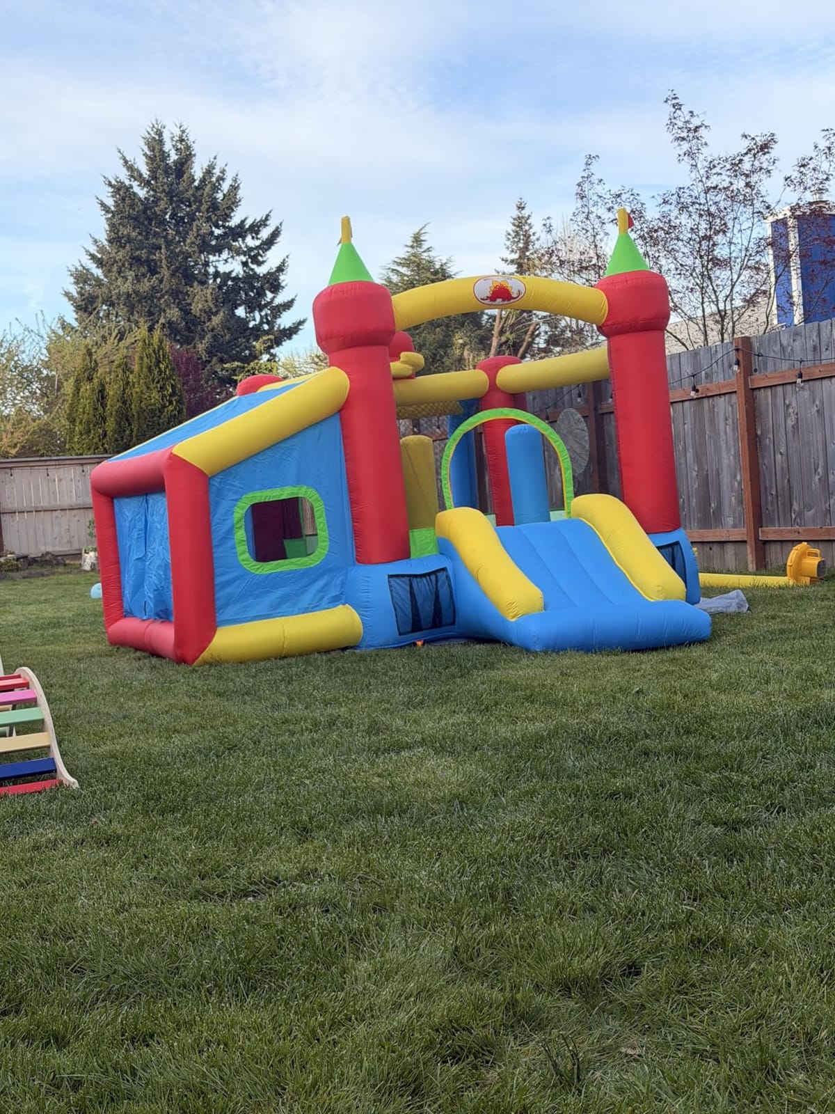 WELLFUNTIME Inflatable Bounce House, Jumping Castle Slide with Blower, Kids Bouncer with Ball Pit customer photo 1