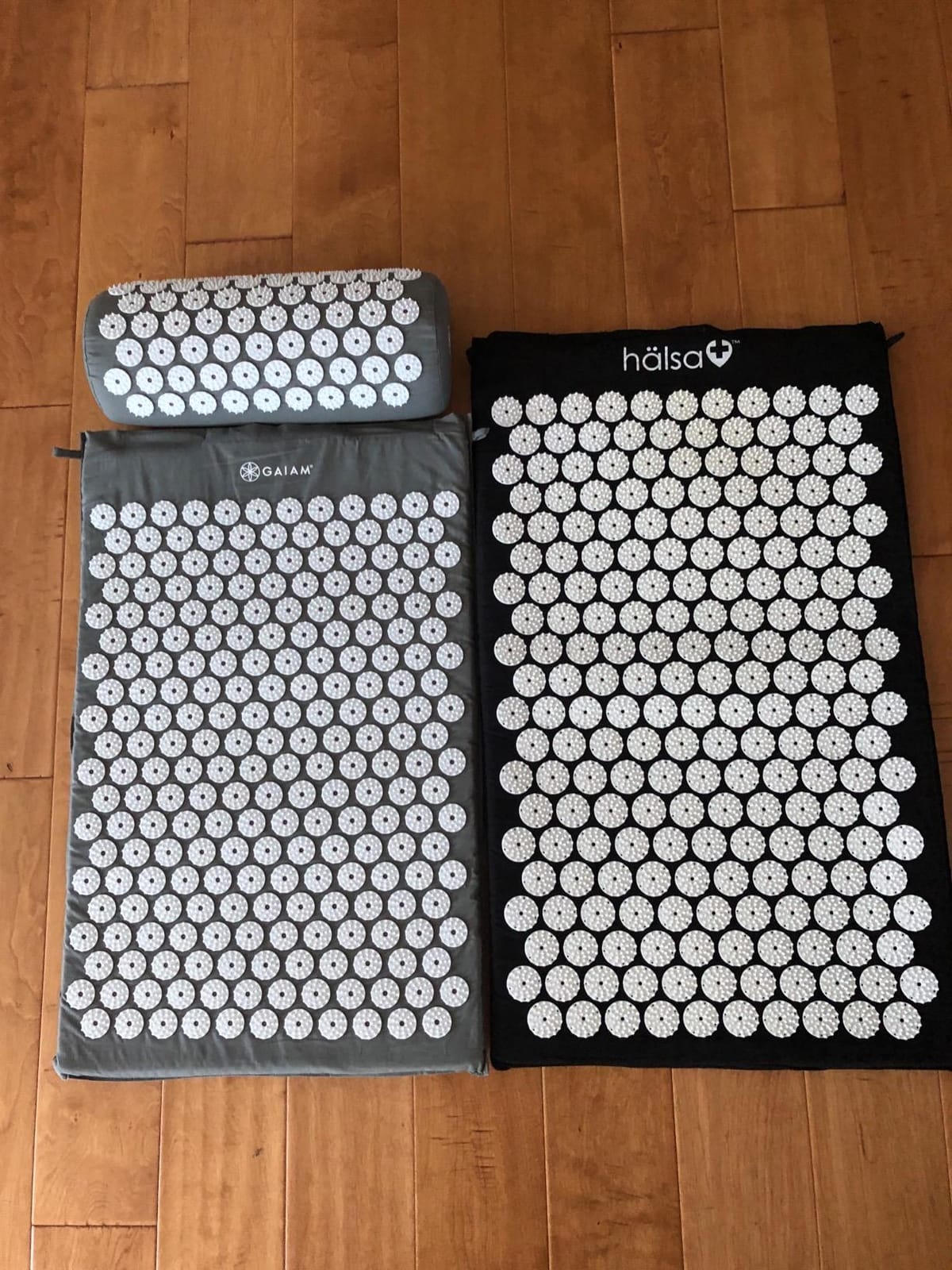 Gaiam Acupressure Mat & Pillow Set, Neck, Shoulder & Back | Acupuncture-Style Stimulation | Multi-Point Pressure | Home Relaxation Use customer photo 2