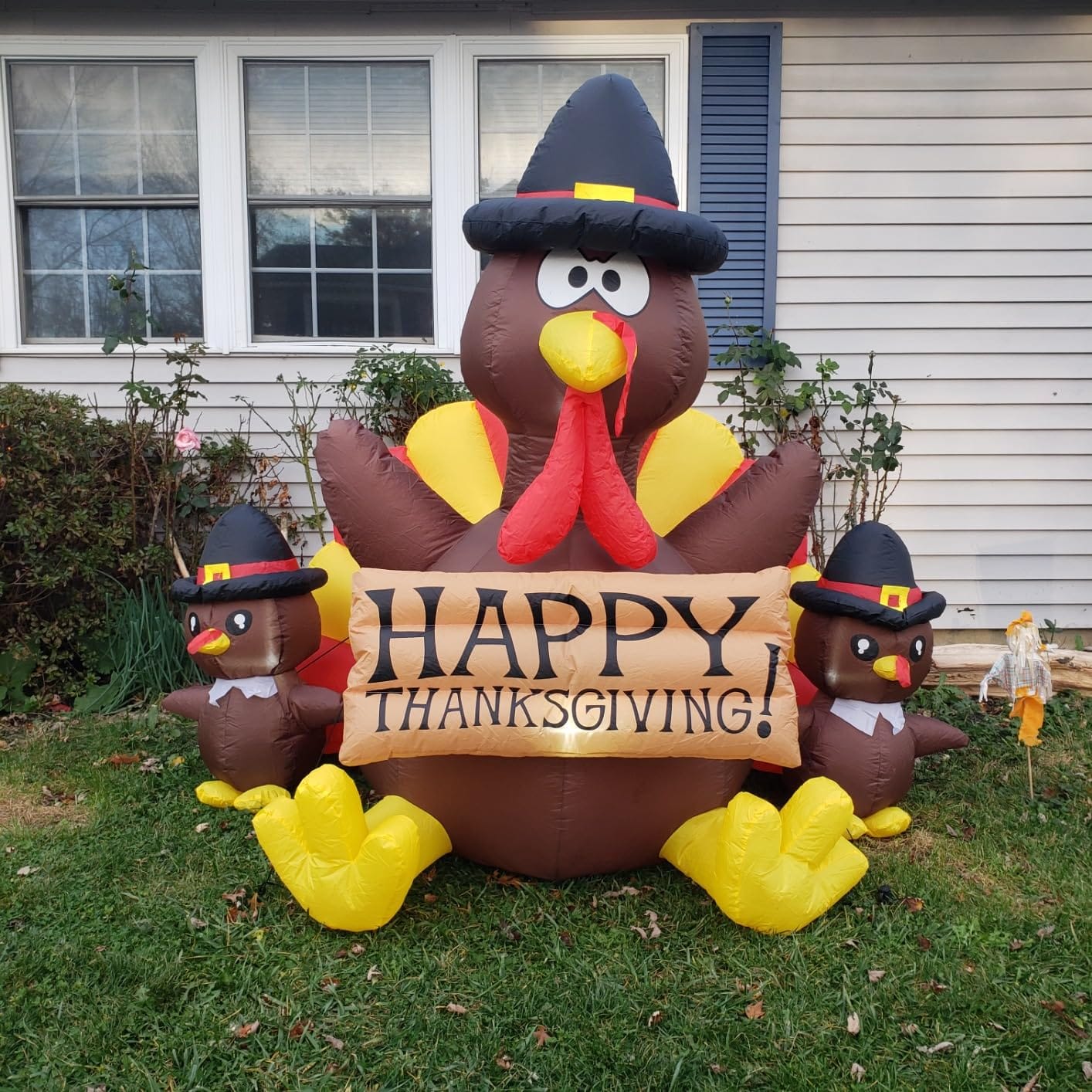 VIVOHOME 6ft Height Happy Thanksgiving Inflatable LED Lighted Turkey Family | Blow up Outdoor Lawn Yard Decoration customer photo 2