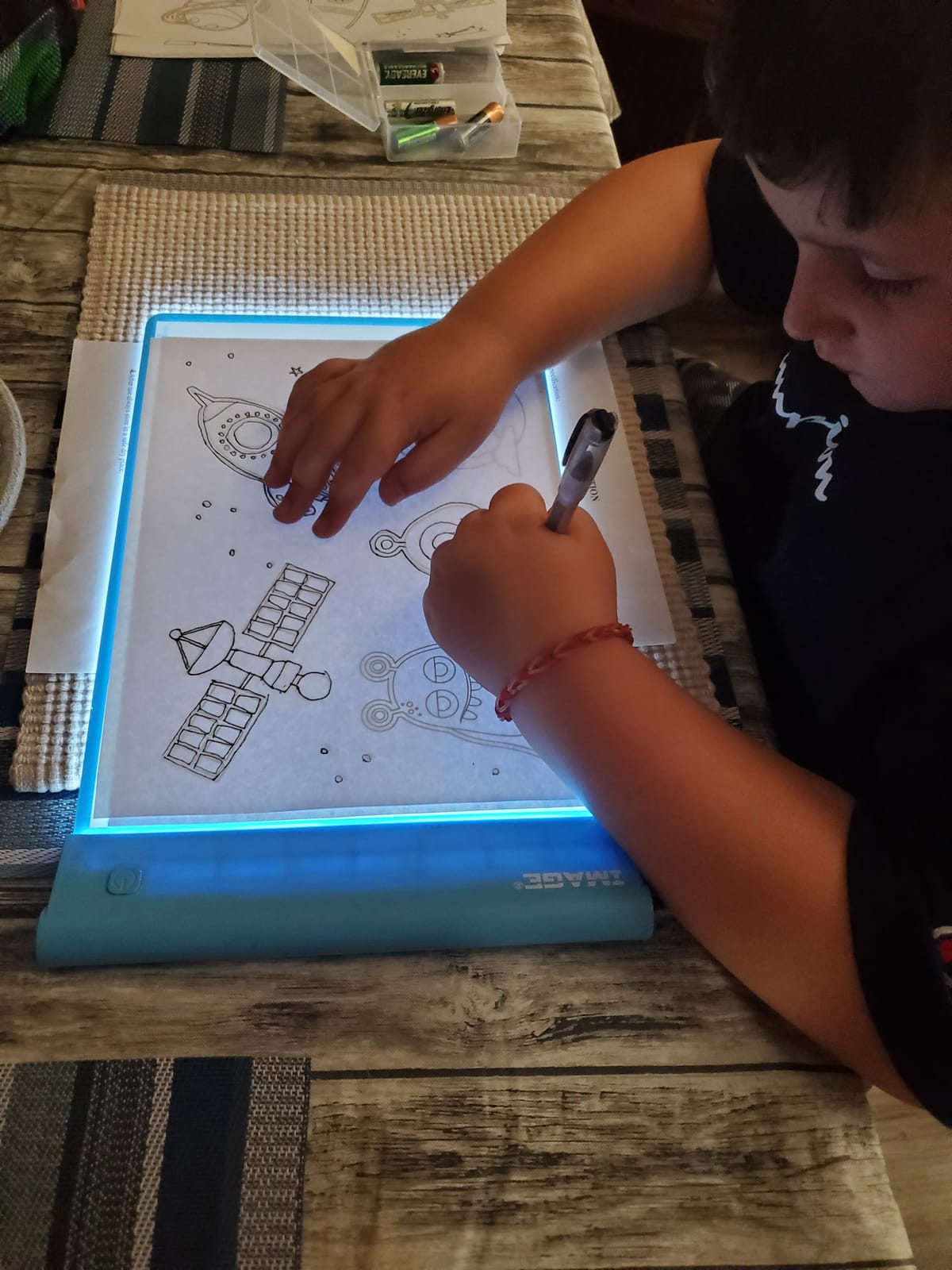 IMAGE Light Up Tracing Pad for Kids, LED Light Box for Tracing, A4 Portable Tracing Light Box with Adjustable Brightness, Includes 10 Traceable Sheets and 2 Clips, Drawing Gift for Boys Girls Ages 6+ customer photo 1