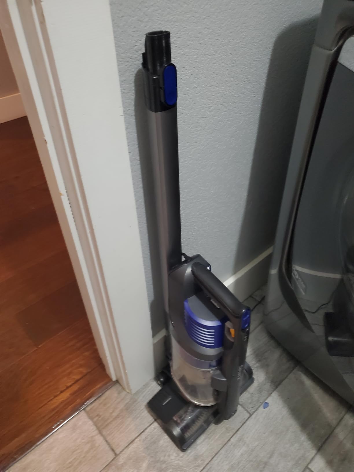 Shark Pet Cordless Stick Vacuum, Grey, IX141 | HyperVelocity Suction, XL Dust Cup, LED Headlights, Removable Handheld, Crevice & Pet Tool, 40-Min Runtime, Lightweight customer photo 1