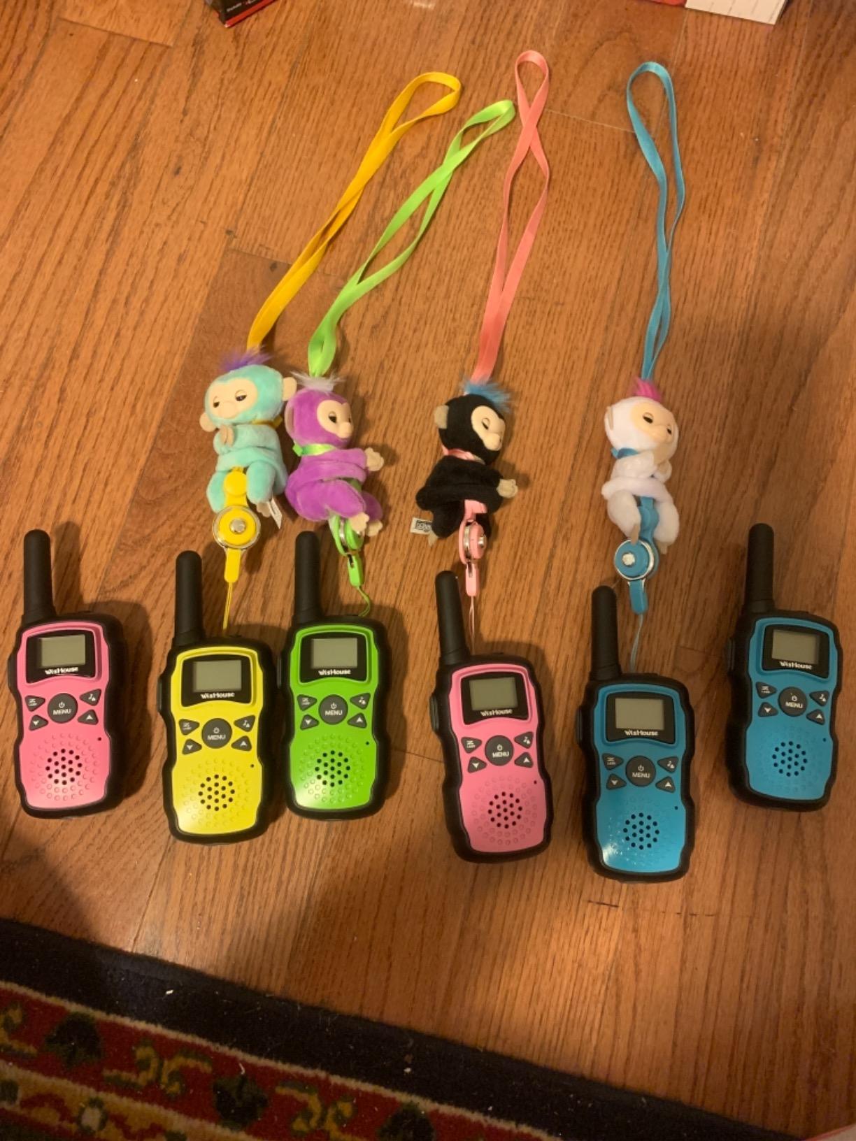Wishouse Walkie Talkies for Kids 4 Pack, Family Walky Talky Radio Long Range customer photo 2