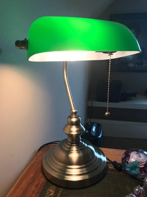 Glass Bankers Desk Lamp with Pull Chain Switch Plug in Fixture (Green) customer photo 1