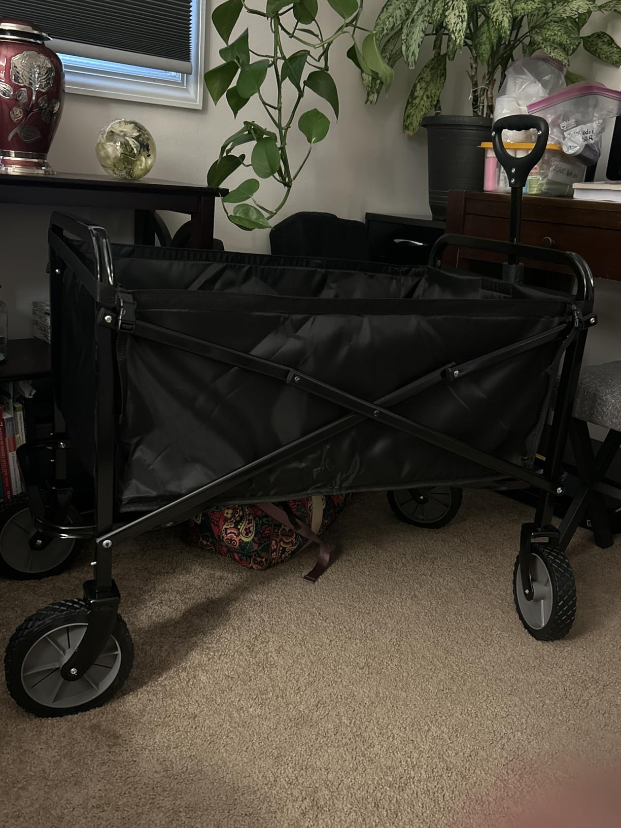 Amazon Basics Collapsible Heavy Duty Utility Wagon for Outdoor Sports, Camping, Garden, and Shopping, Versatile, Easy to Store, 265 Pounds Capacity, 27.6 x 40.9 x 20 inches, Blue customer photo 1