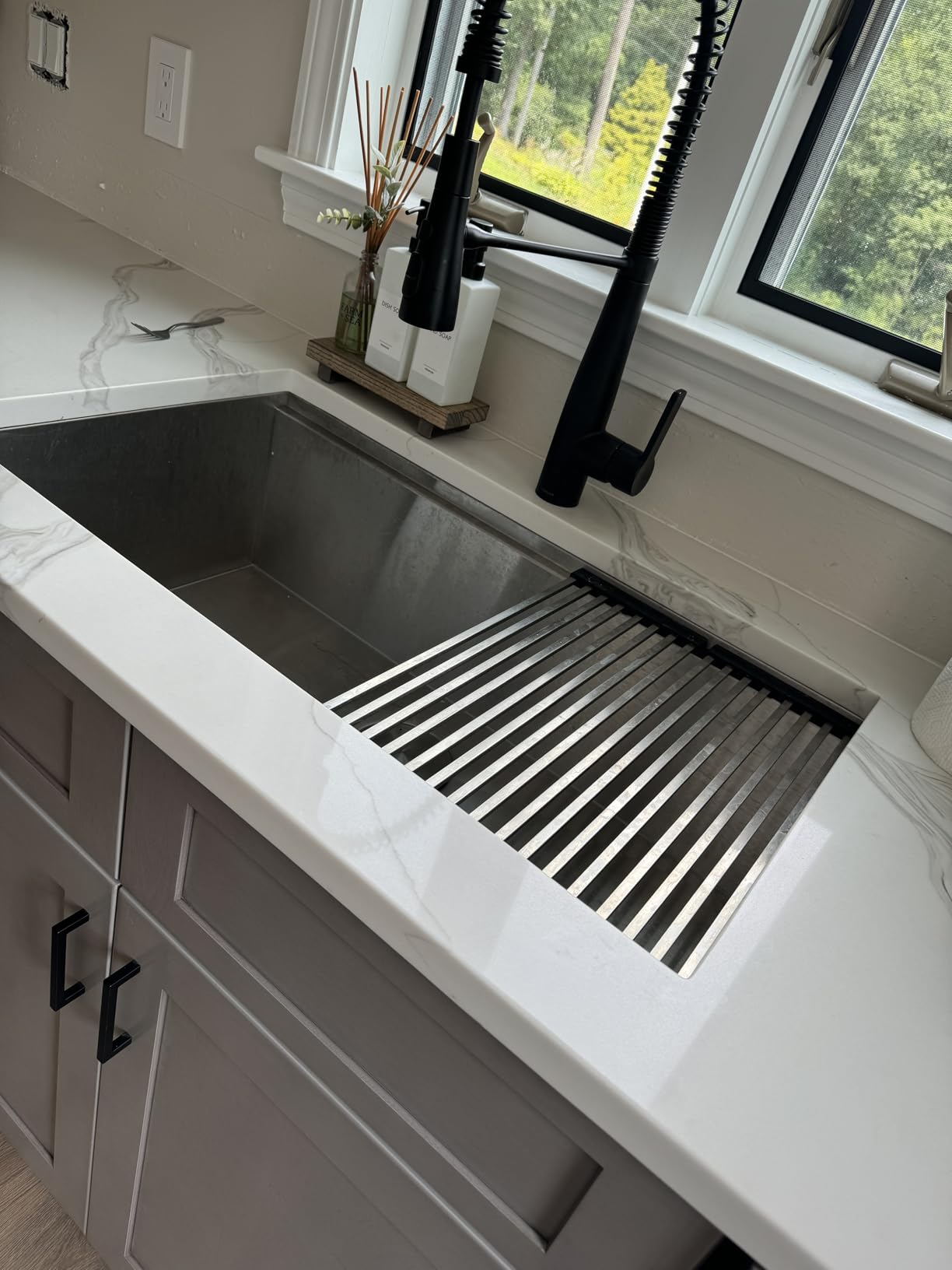 KOHLER K-R22745-SD-VS Semi-Professional Kitchen Sink Faucets with Soap Dispenser, Commercial Kitchen Faucets with Pull Down Sprayer, Vibrant Stainless customer photo 2